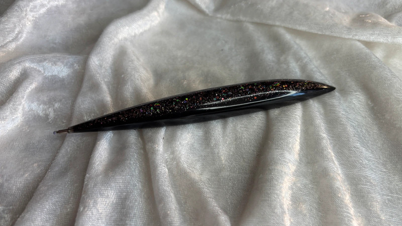 Stylo à bille bleu en résine époxy – Fait main