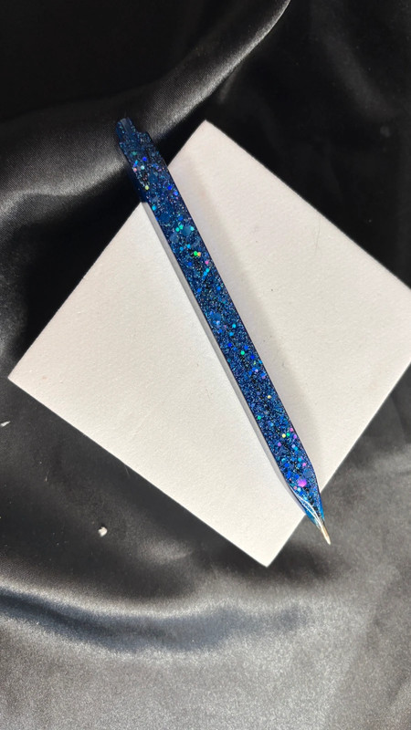 Stylo à bille bleu en résine époxy – Fait main