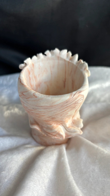 🌸 Petit pot décoratif – Fille en Jesmonite – Fait main