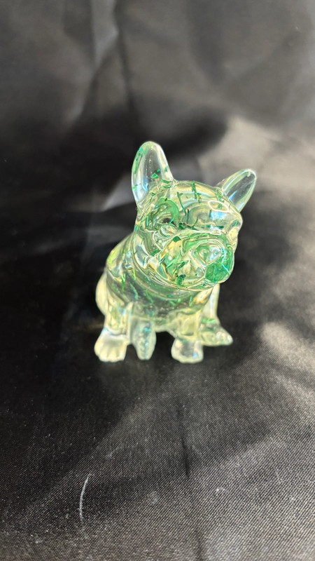 Chien en résine époxy – Fait main