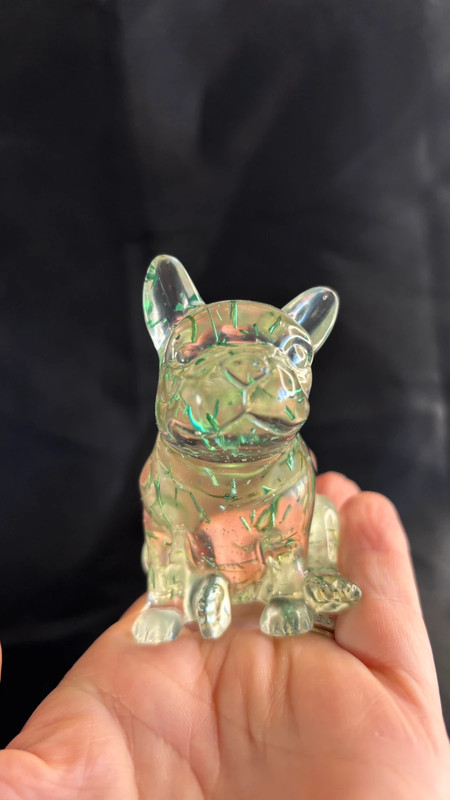 Chien en résine époxy – Fait main