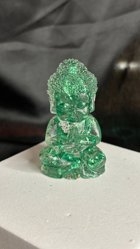 Bouddha en résine époxy – Fait main