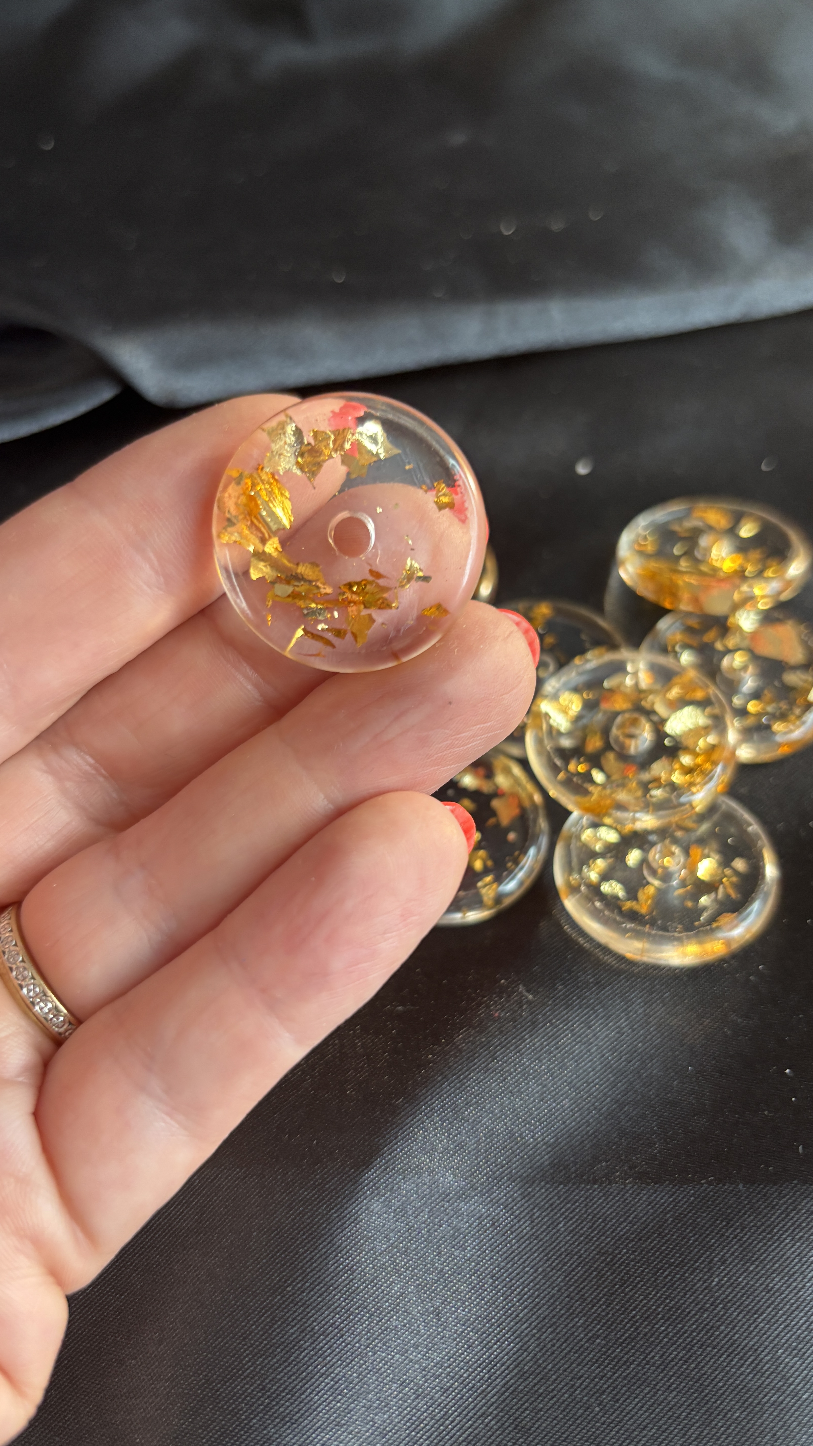 ✨ Pampilles Résine Transparente avec Feuilles d'Or – Lot de 2