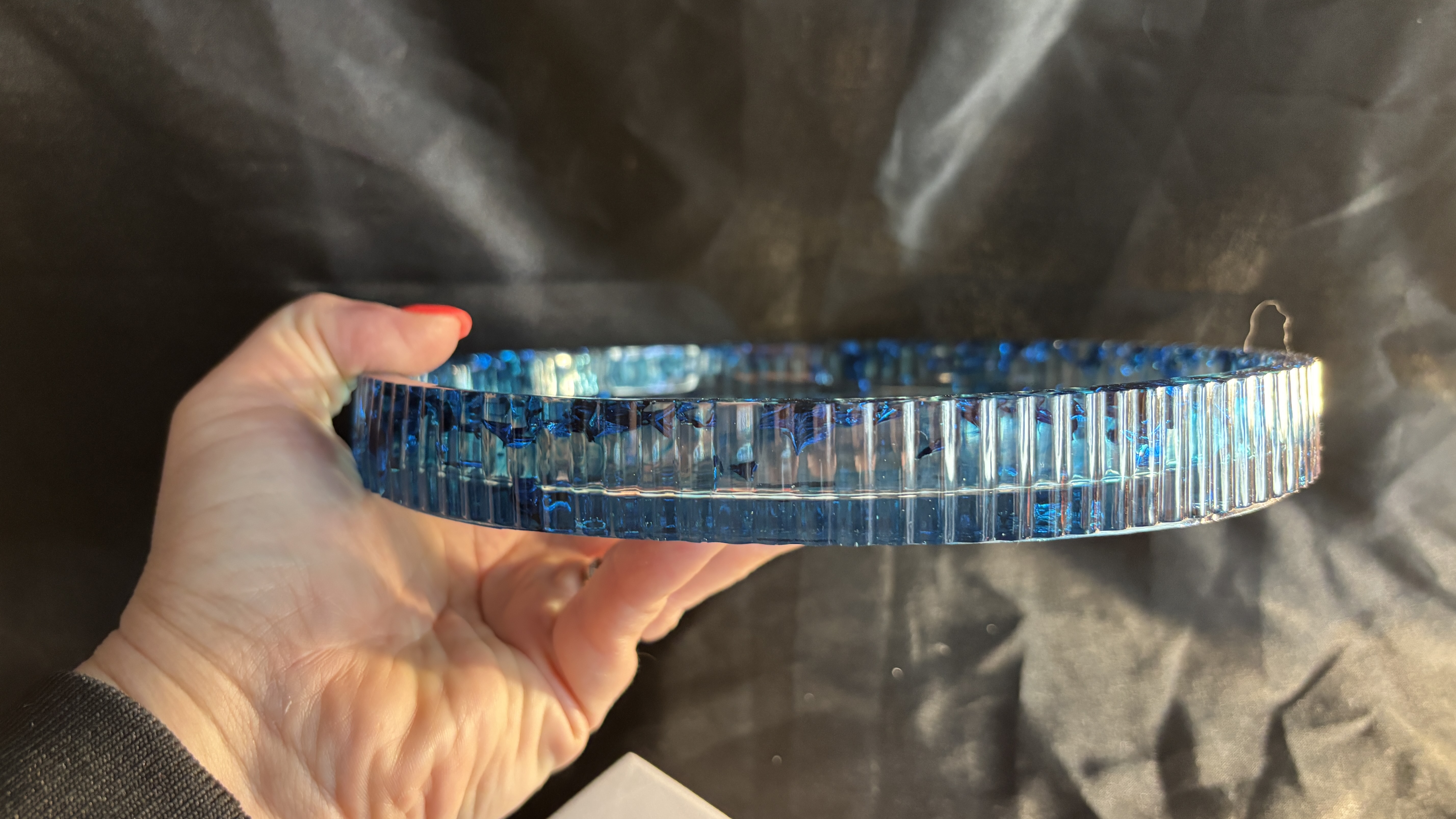 Plateau décoratif en résine époxy – bleus