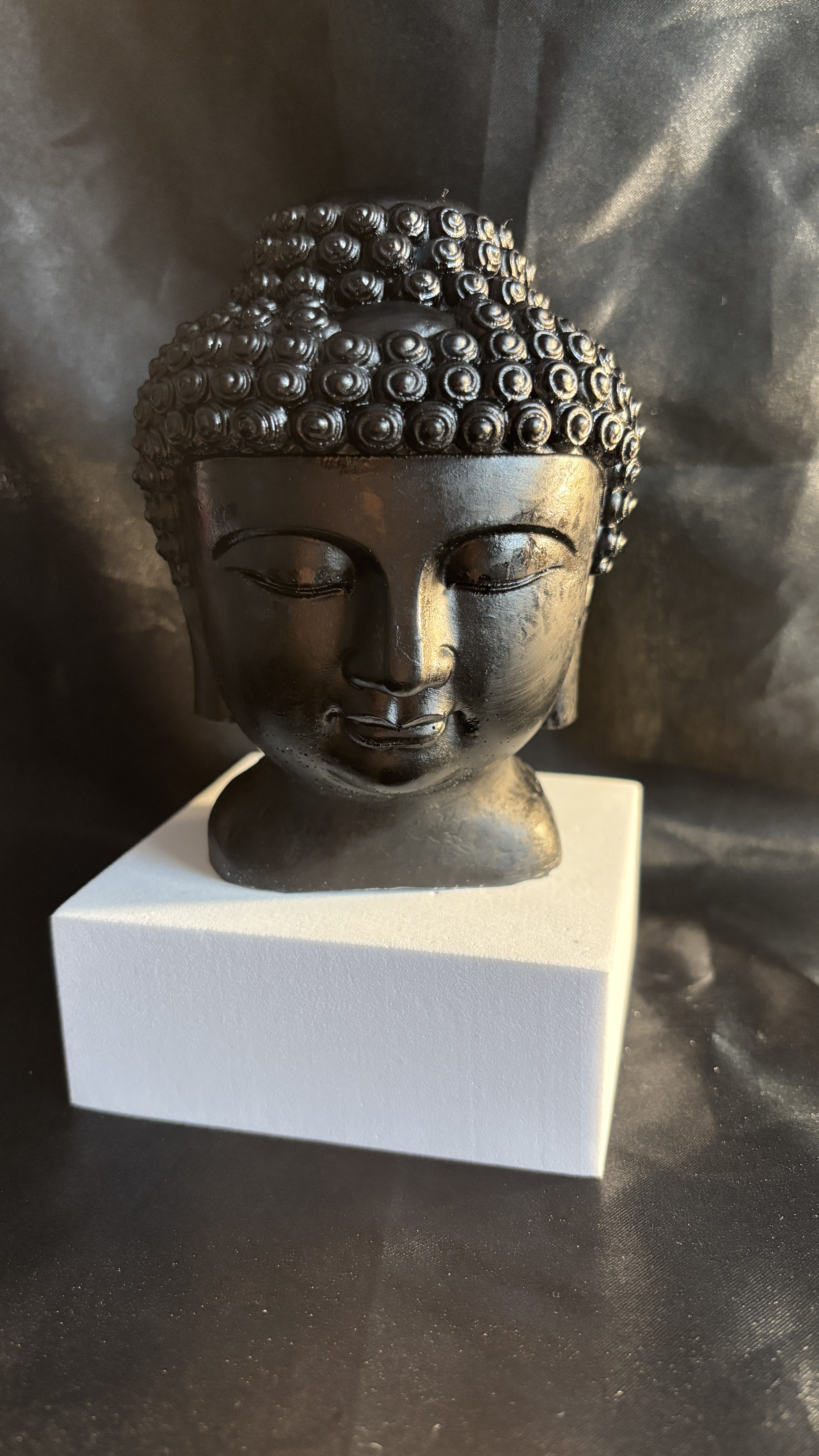 🖤 Tête de Bouddha noire en résine époxy – Sculpture zen & minimaliste