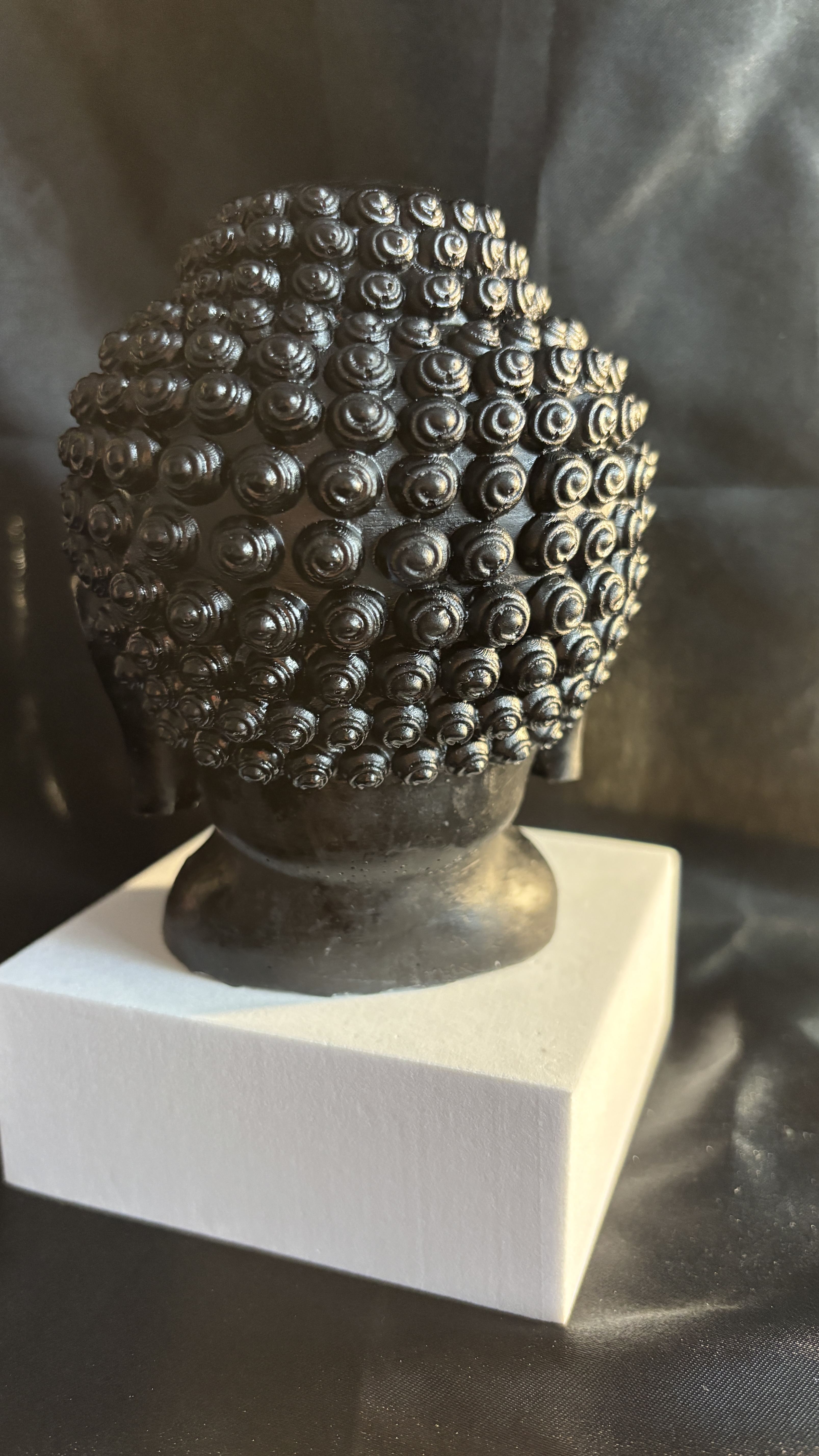 🖤 Tête de Bouddha noire en résine époxy – Sculpture zen & minimaliste