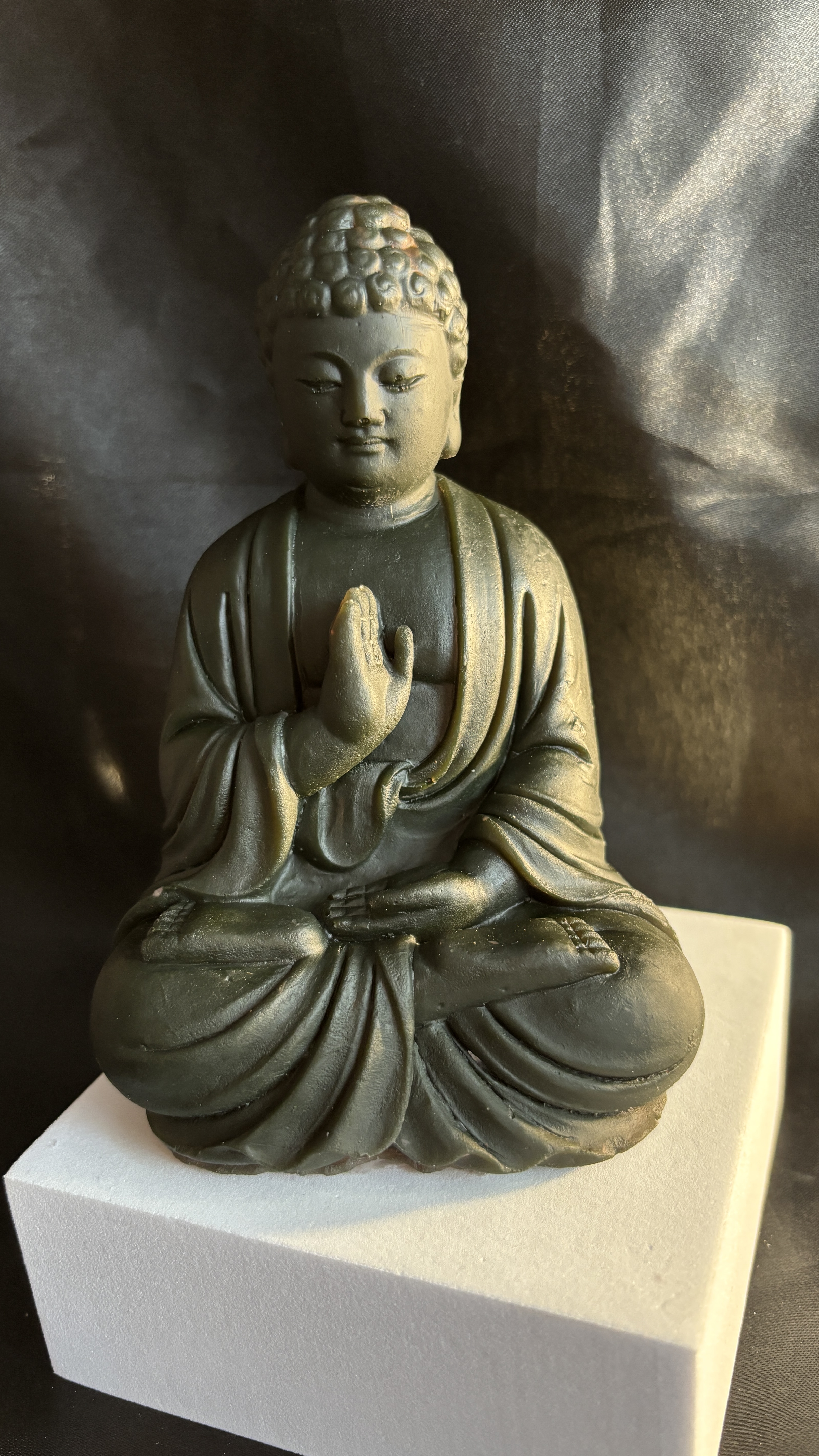 🧘‍♀️ Statue Bouddha en résine époxy – Position de méditation