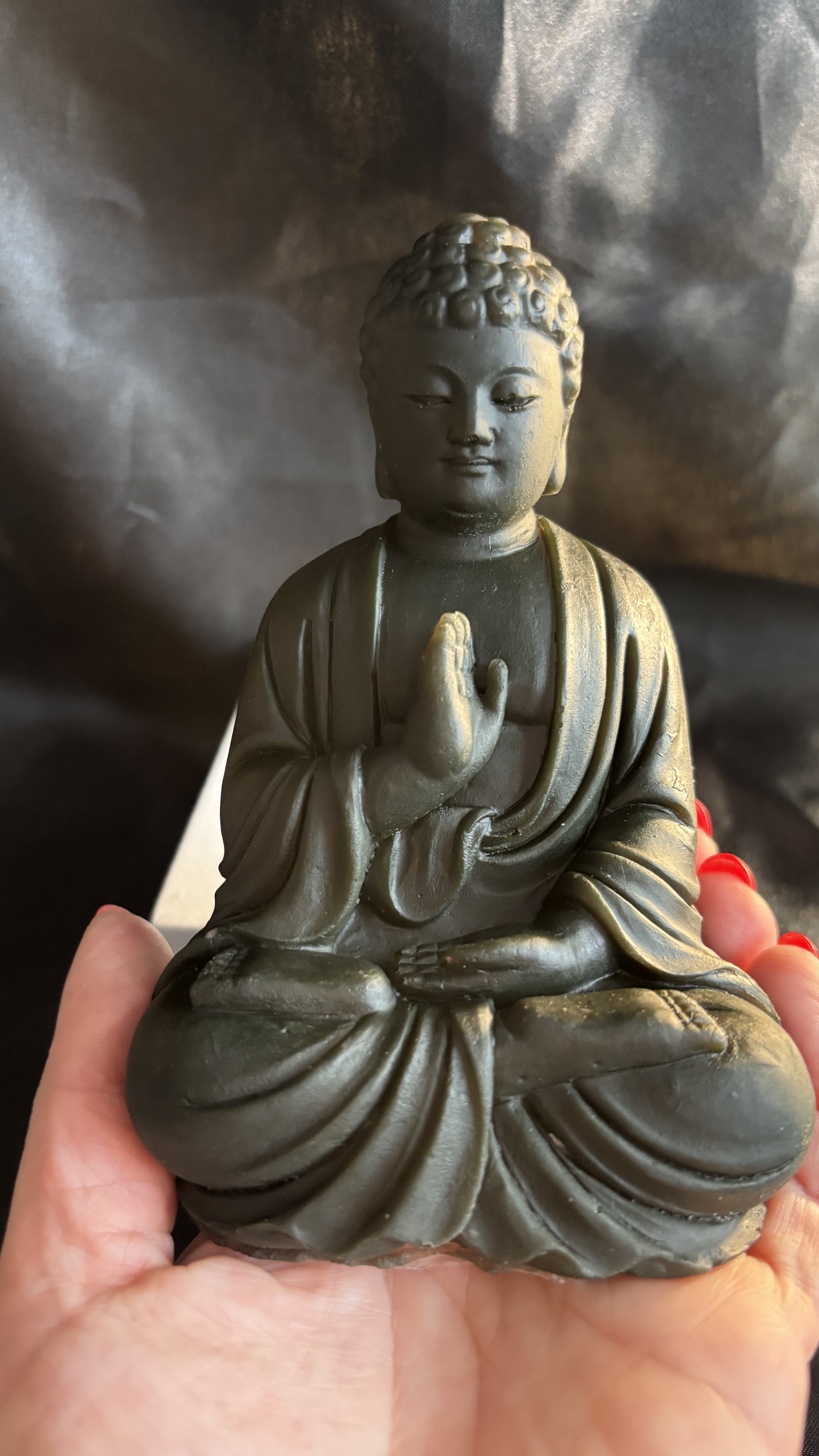 🧘‍♀️ Statue Bouddha en résine époxy – Position de méditation