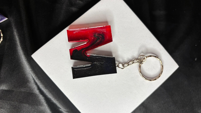 Porte-Clés Lettre de M à Z en résine époxy – Fait main