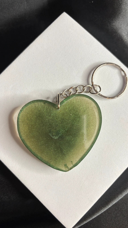 Porte-clé Cœur en Résine Époxy – Fait Main