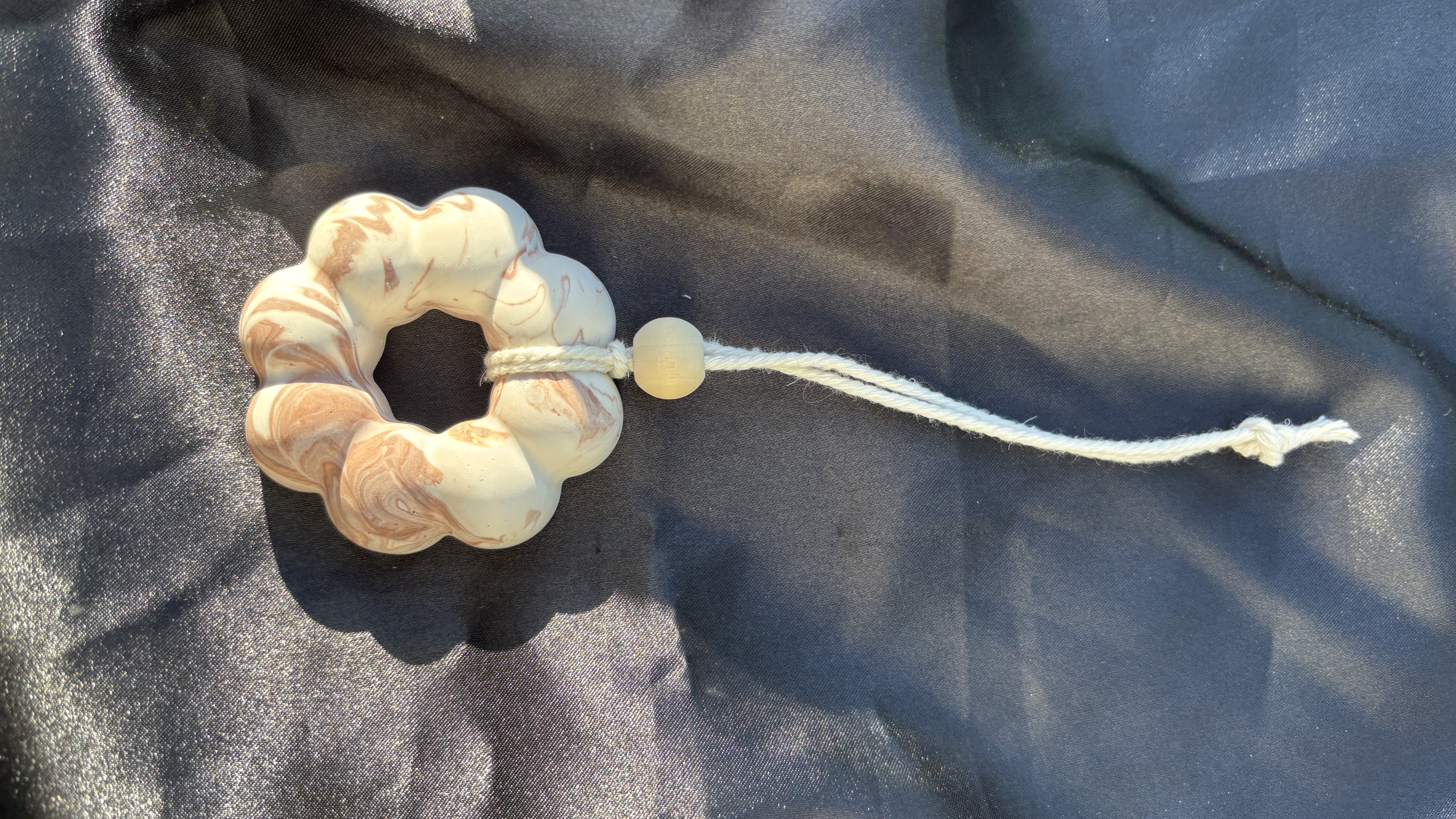 🌿 Diffuseur Naturel pour Penderie en Jesmonite – Parfum sur Mesure