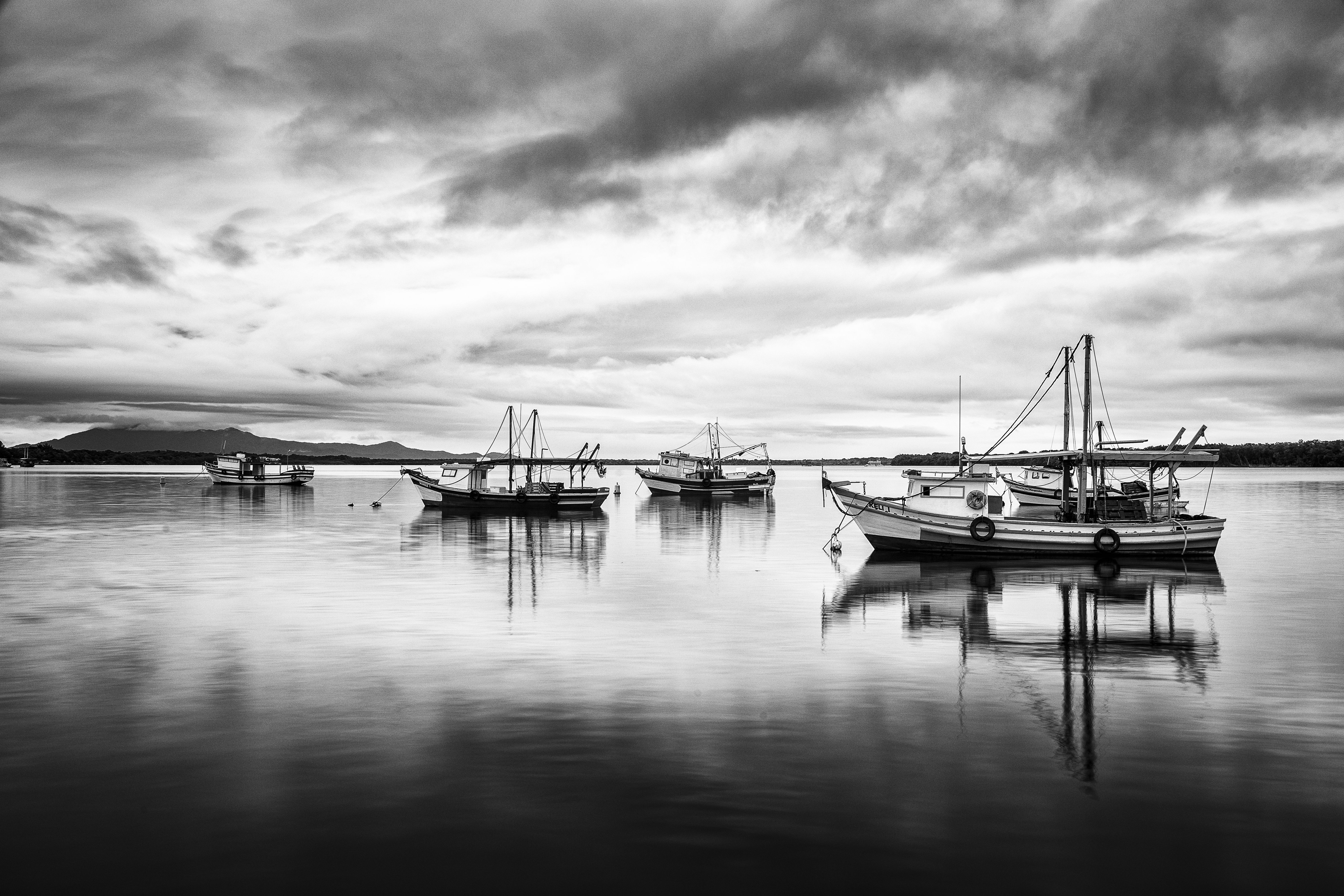 Barcos de pesca em P&B