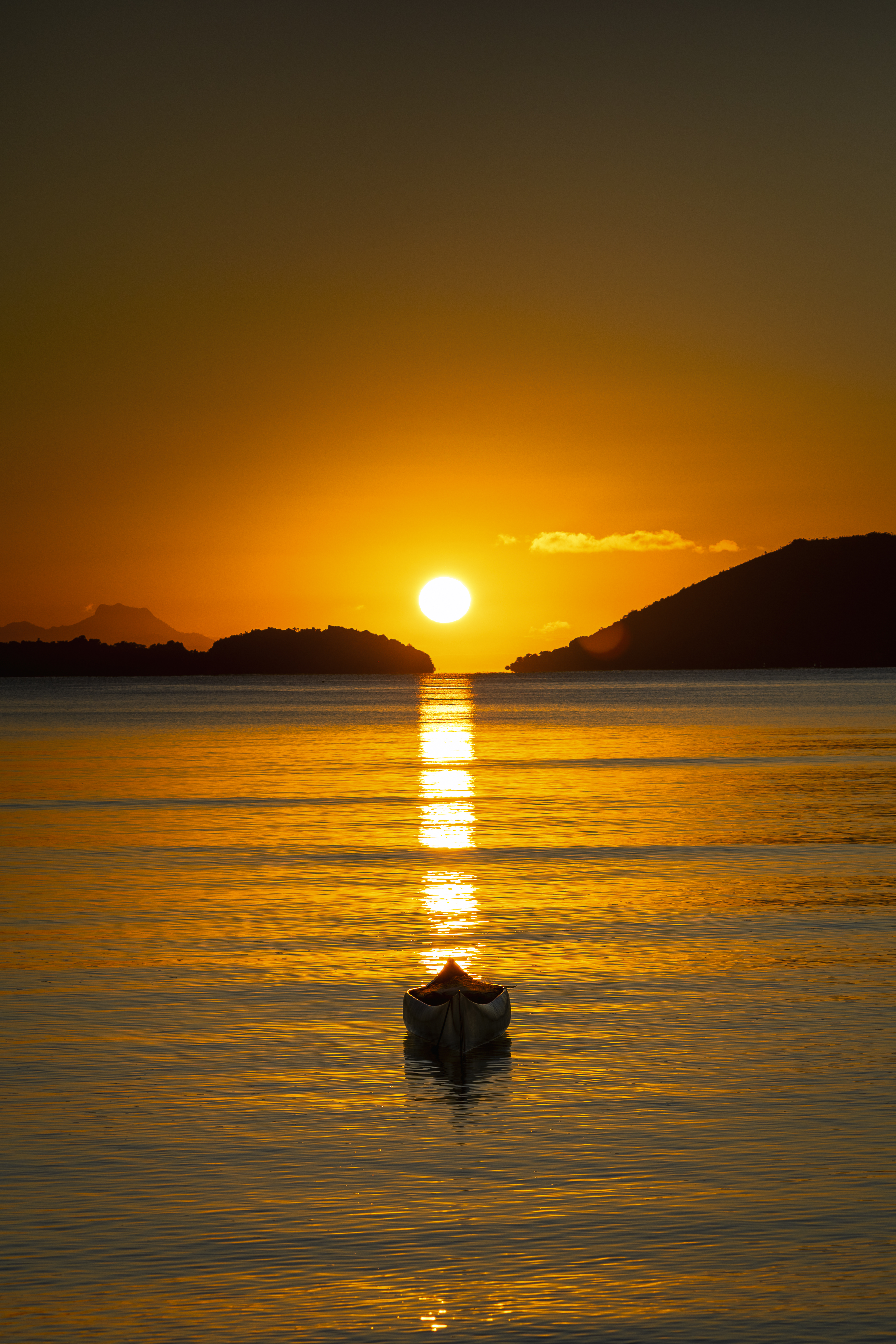 Fotografia barco solitário