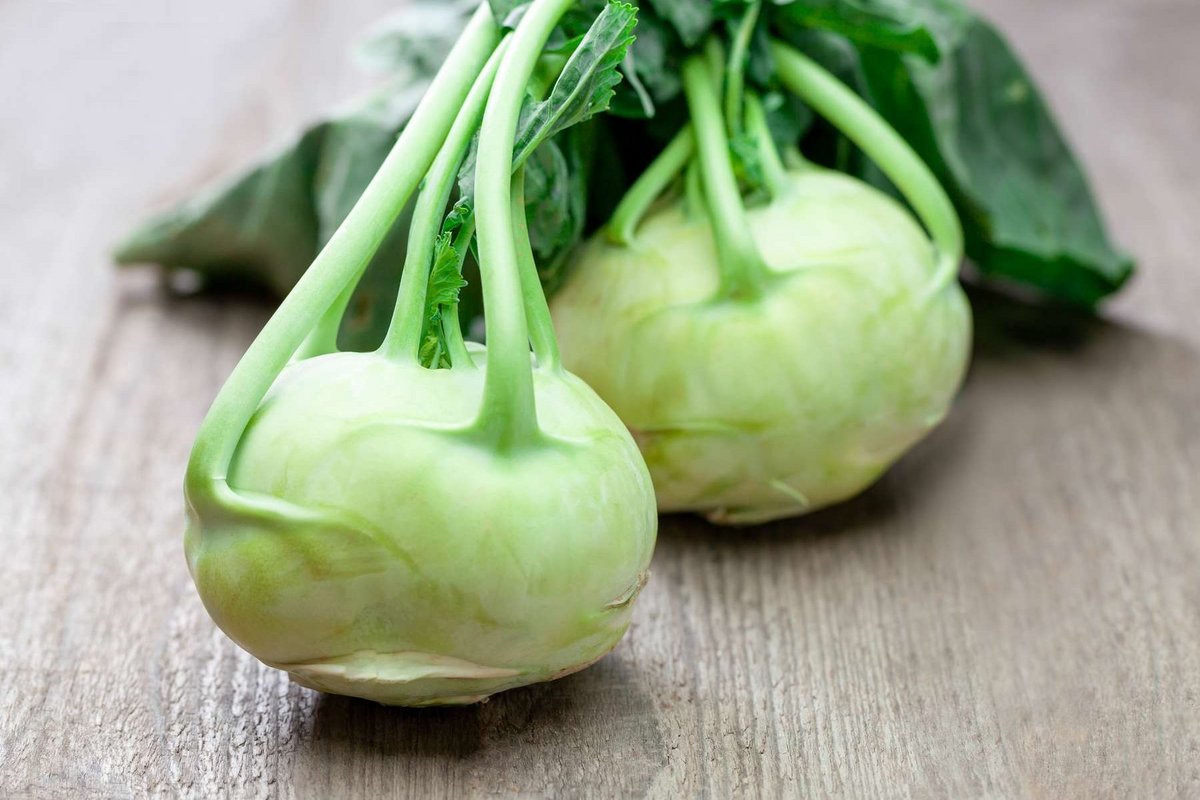 Fresh kohlrabi (ulkobi)