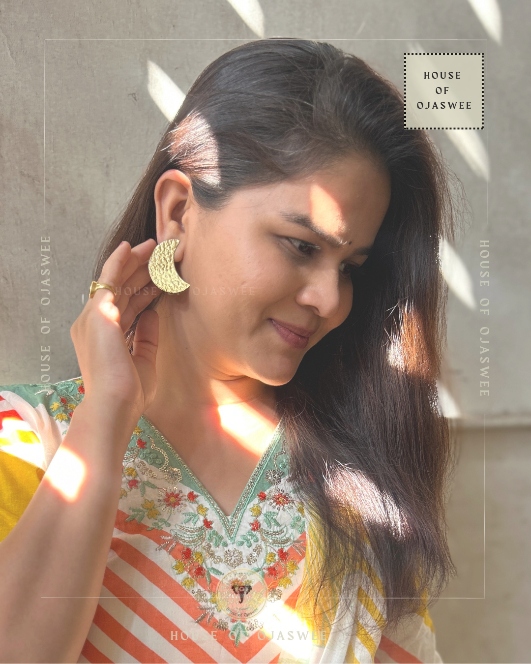 Matte Earrings - Half Moon