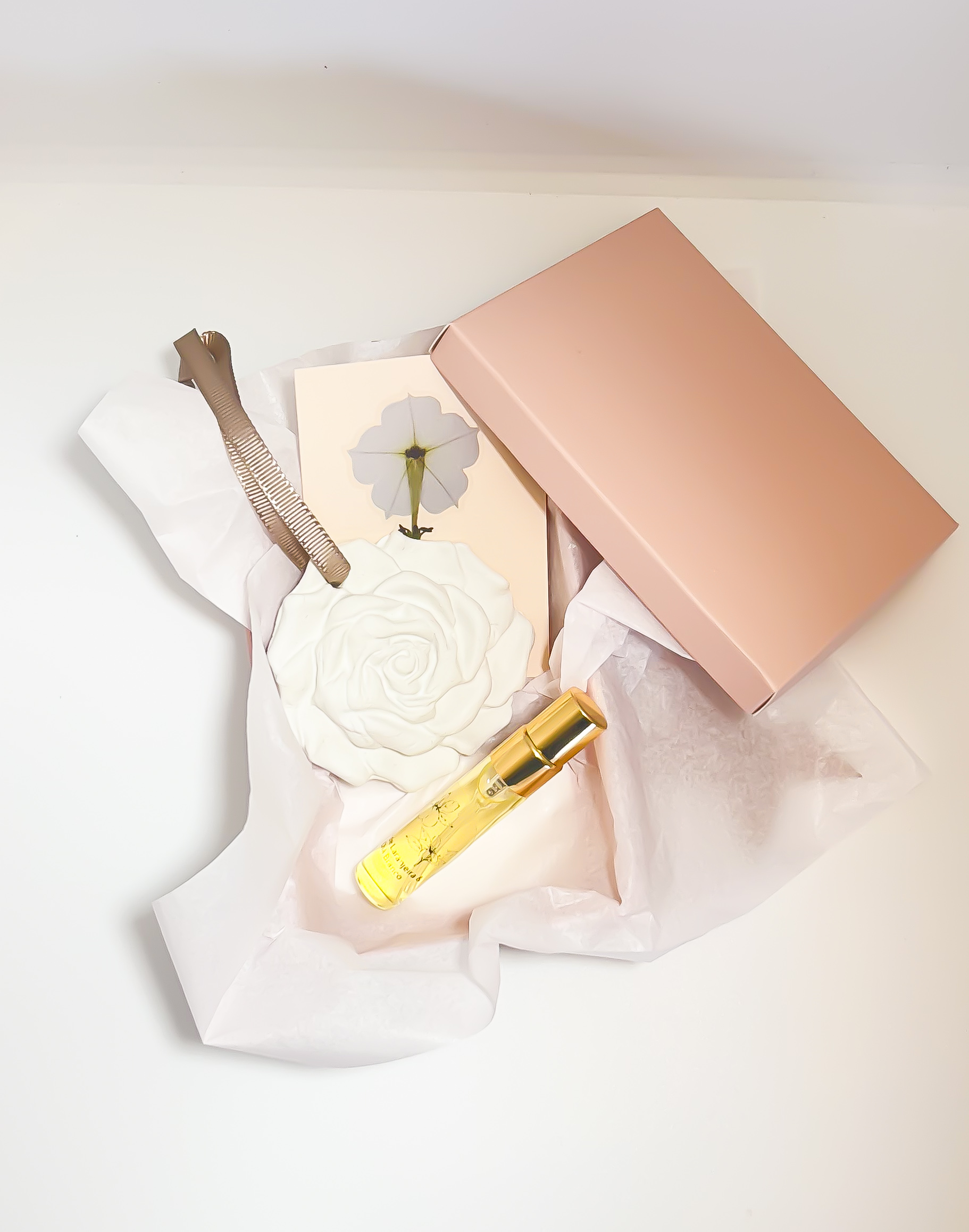 Kit Presente Sensorial com Pingente de Cerâmica + Spray Aromatizador 5ml