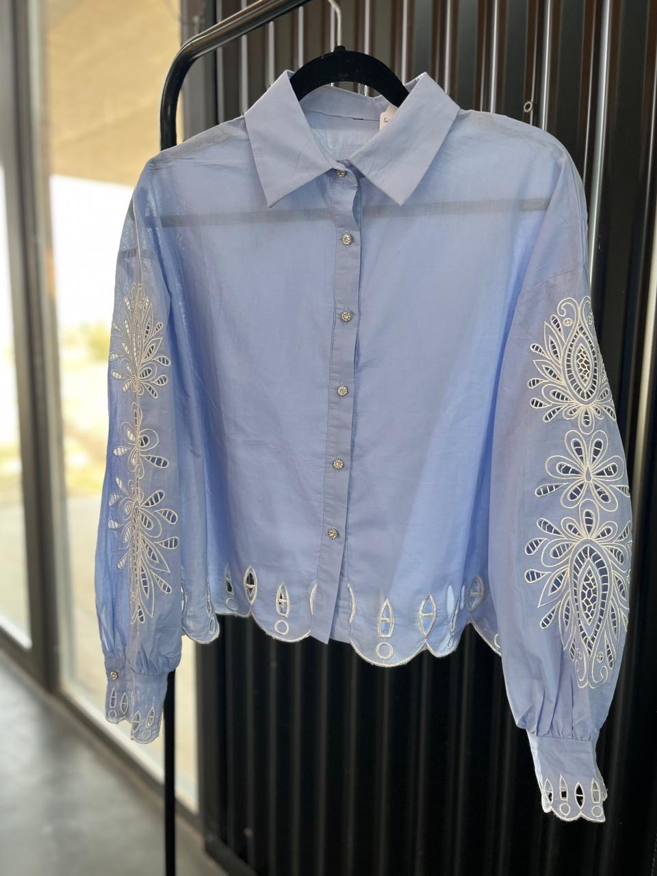 Camisa bordada