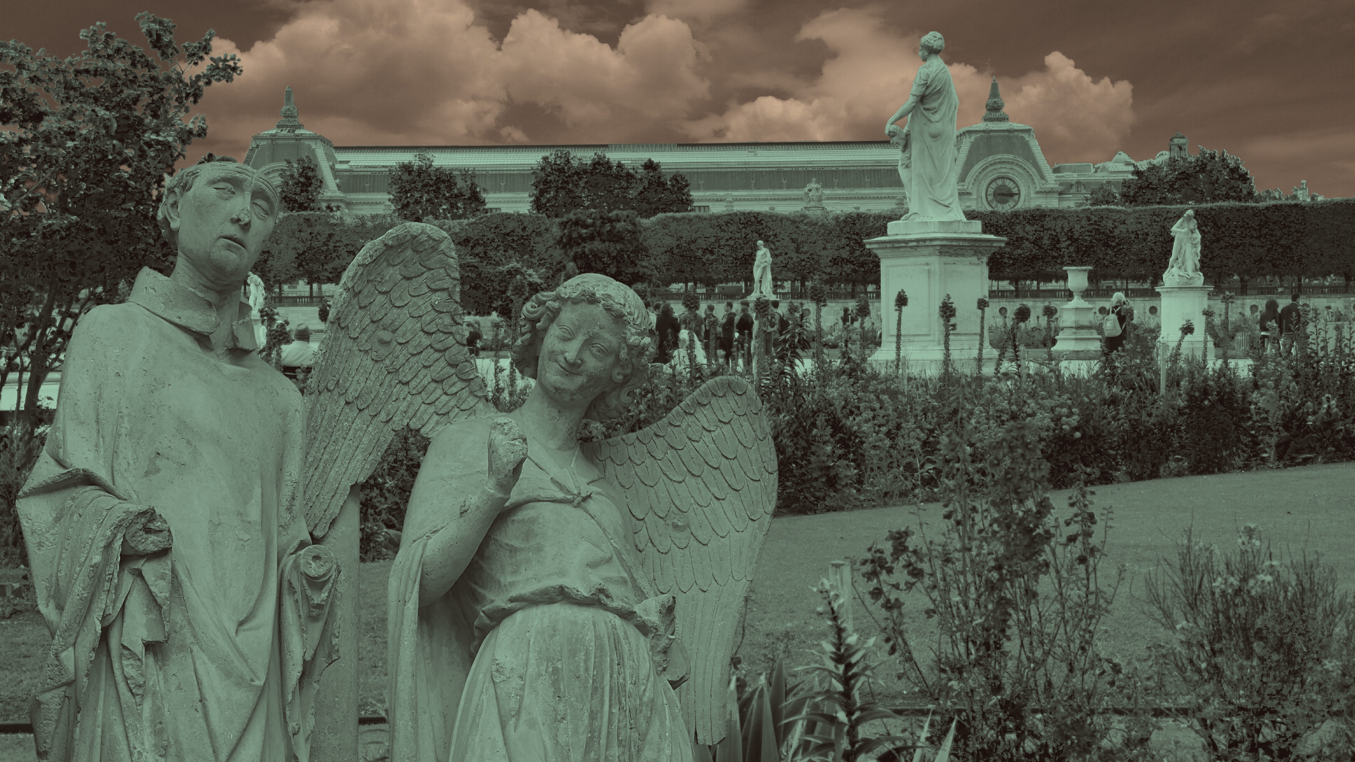 Paris Highlights: Private Guided Walking Tour & Tickets