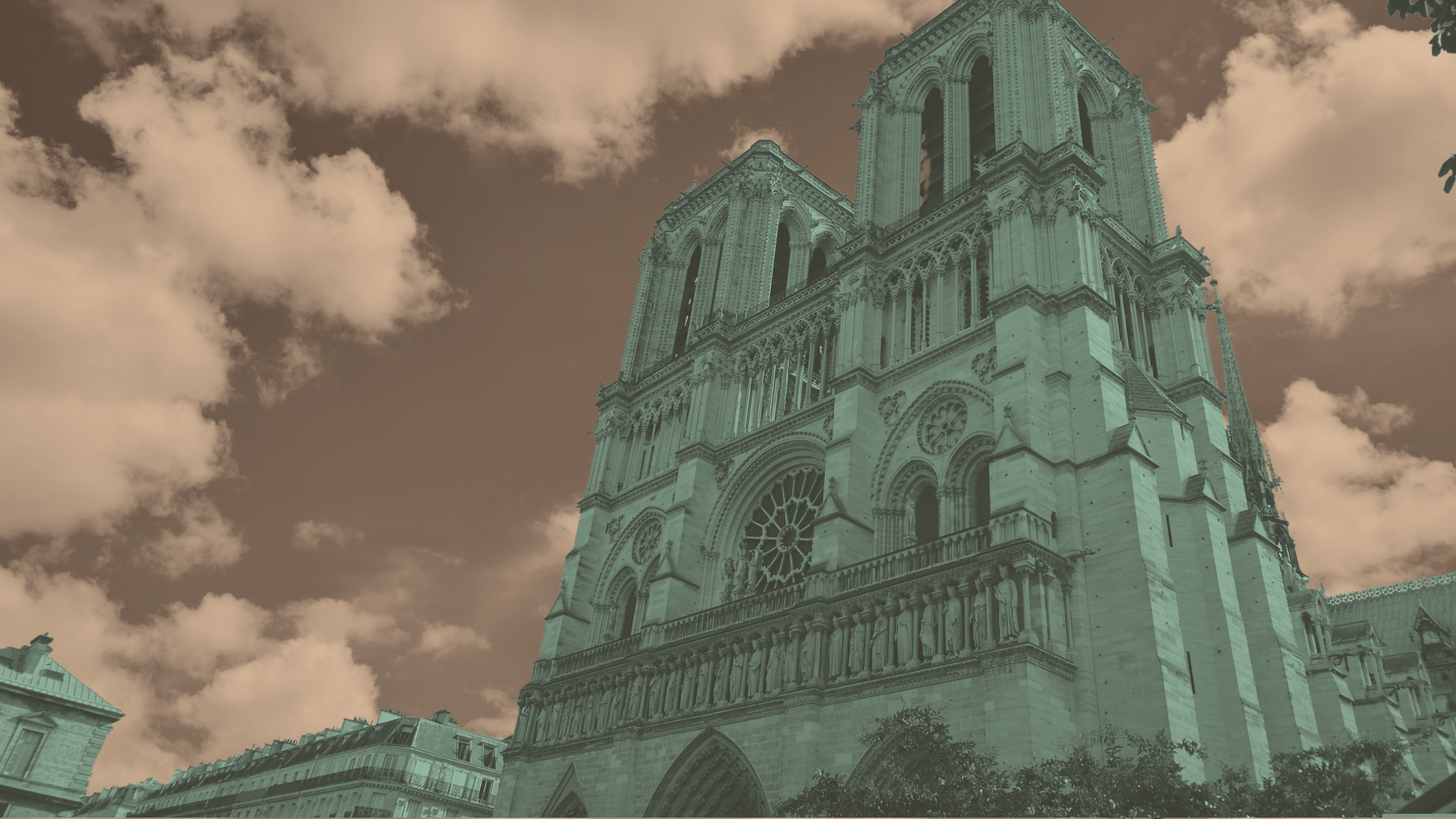 Essence of Paris: Private Guided Walking Tour & Tickets