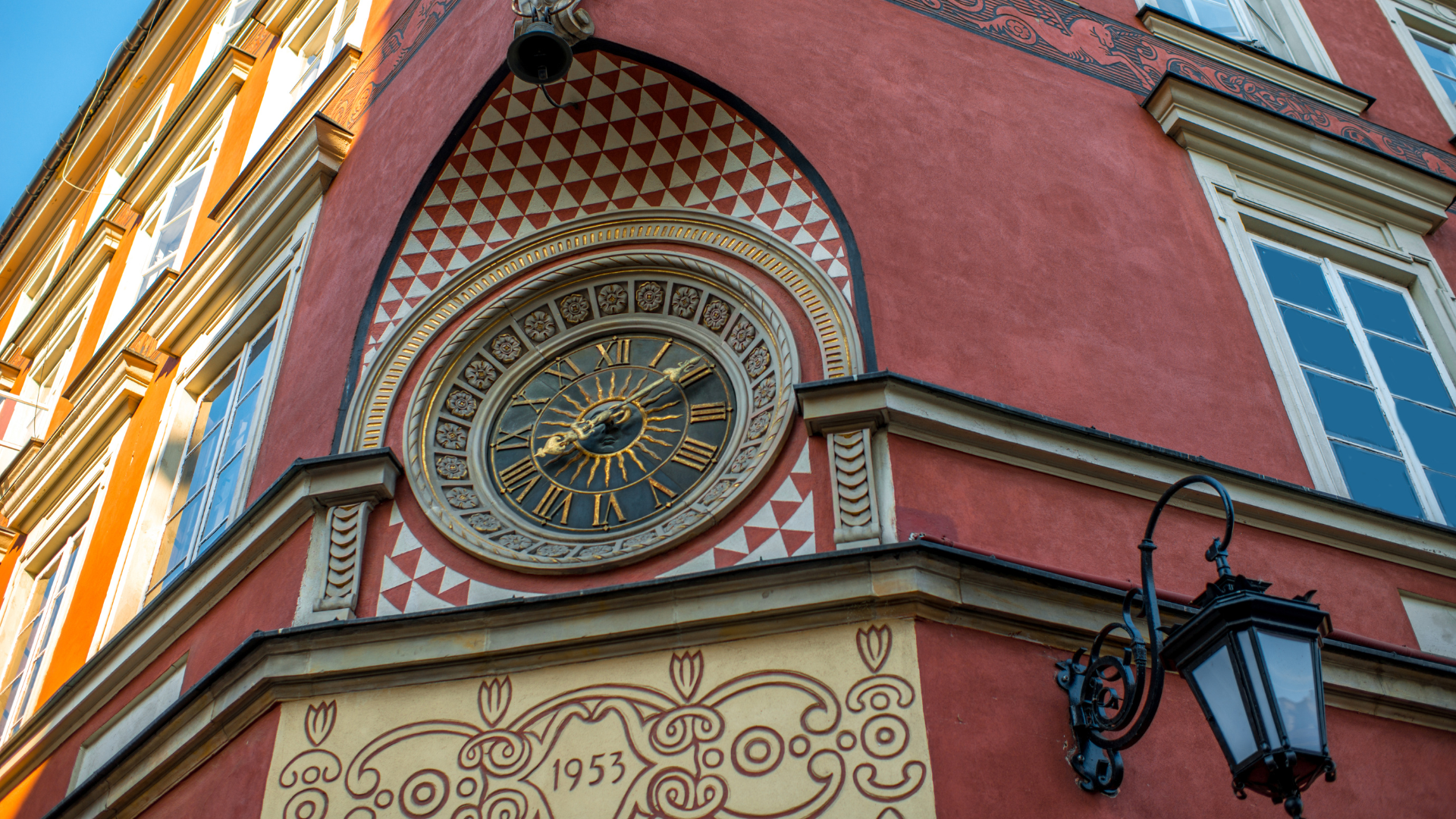 Warsaw: Love Stories & Romance Private Guided Walking Tour
