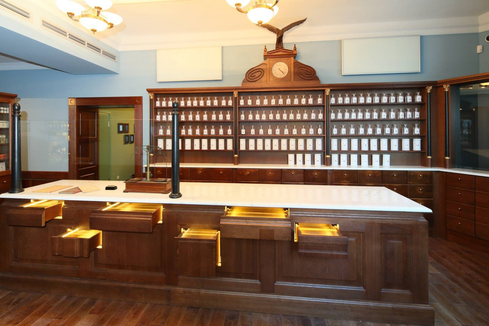 Kraków: WWII Private Guided Tour & Eagle Pharmacy Entry