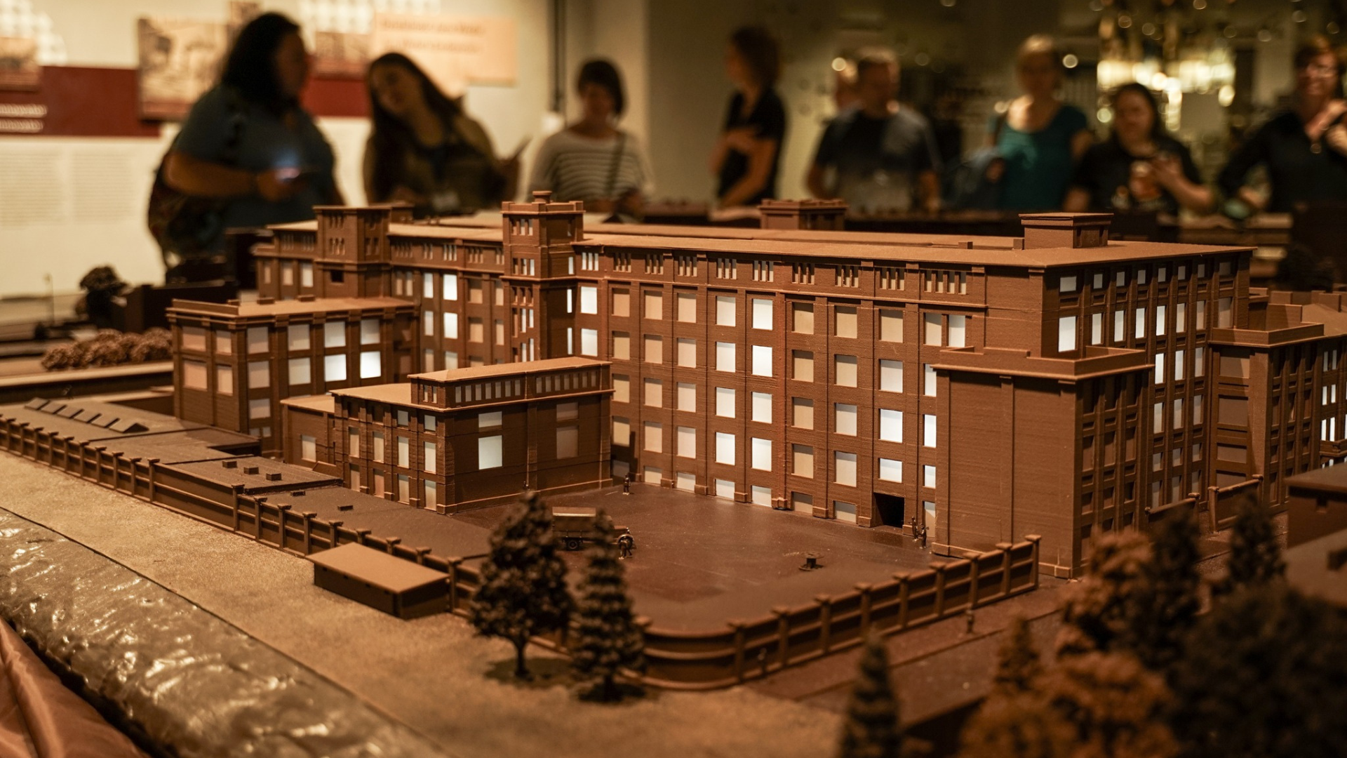 Warsaw: Wedel Chocolate Factory Museum Guided Tour & Tasting