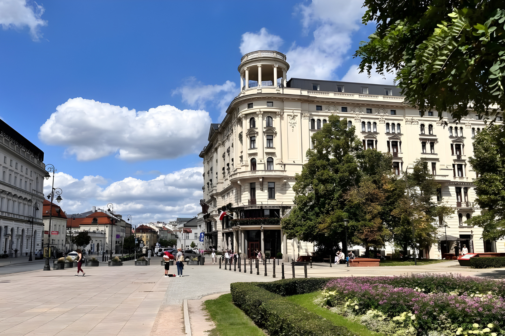 Warsaw: Old Town and Krakowskie Przedmieście Private Guided Walking Tour