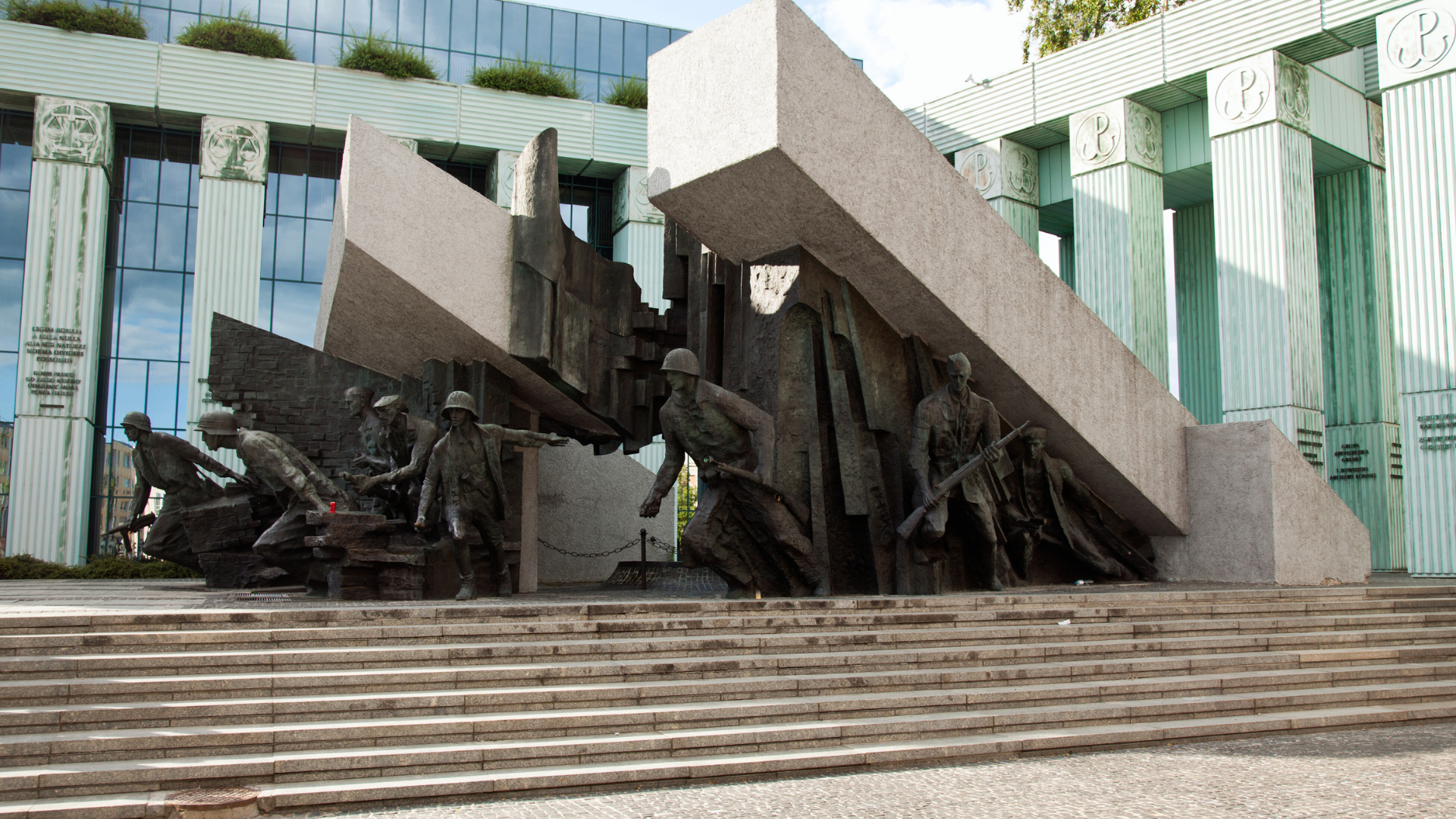 Warsaw: 1944 Warsaw Uprising Private Guided Walking Tour