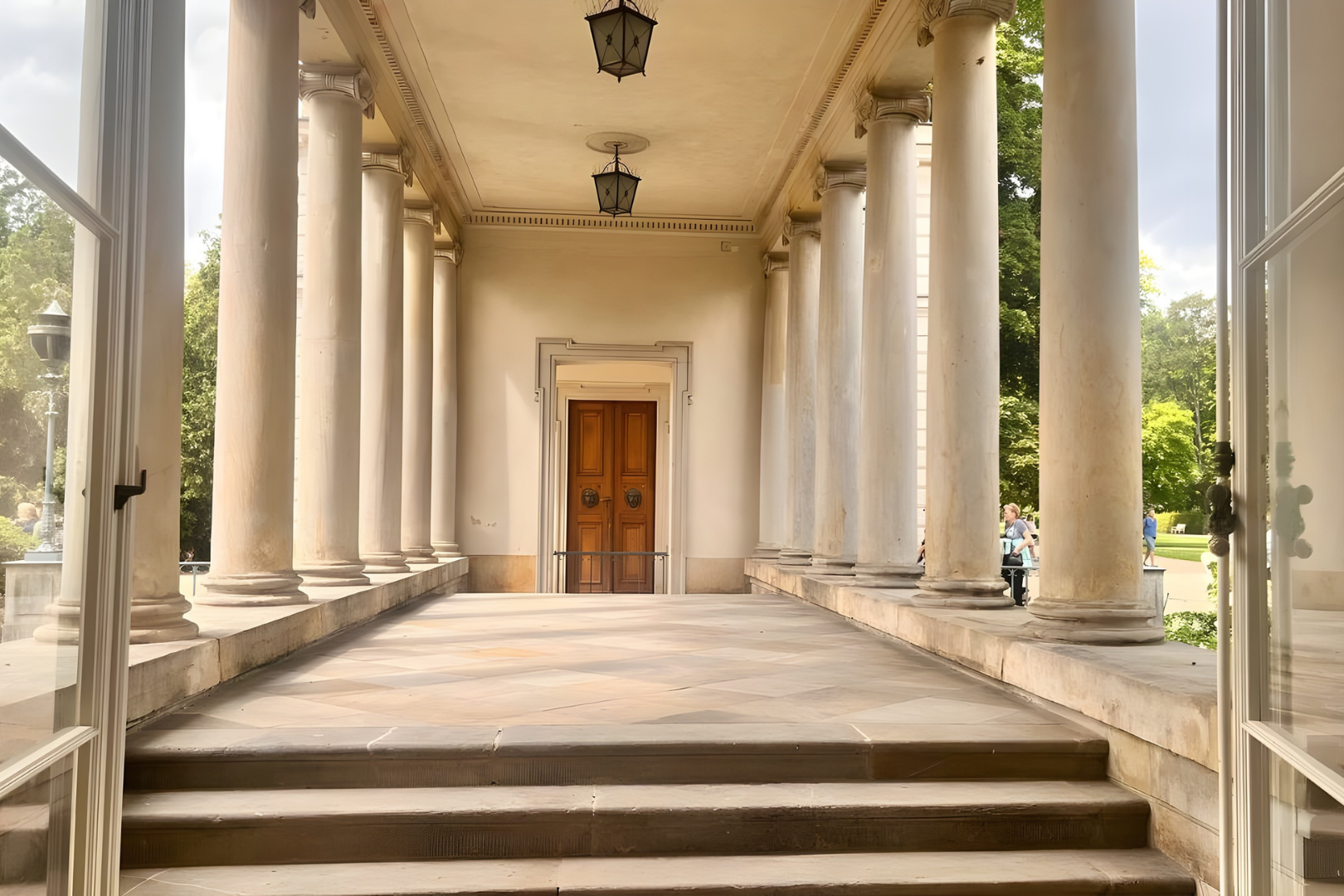 Warsaw: Royal Łazienki Park Private Guided Tour & Tickets