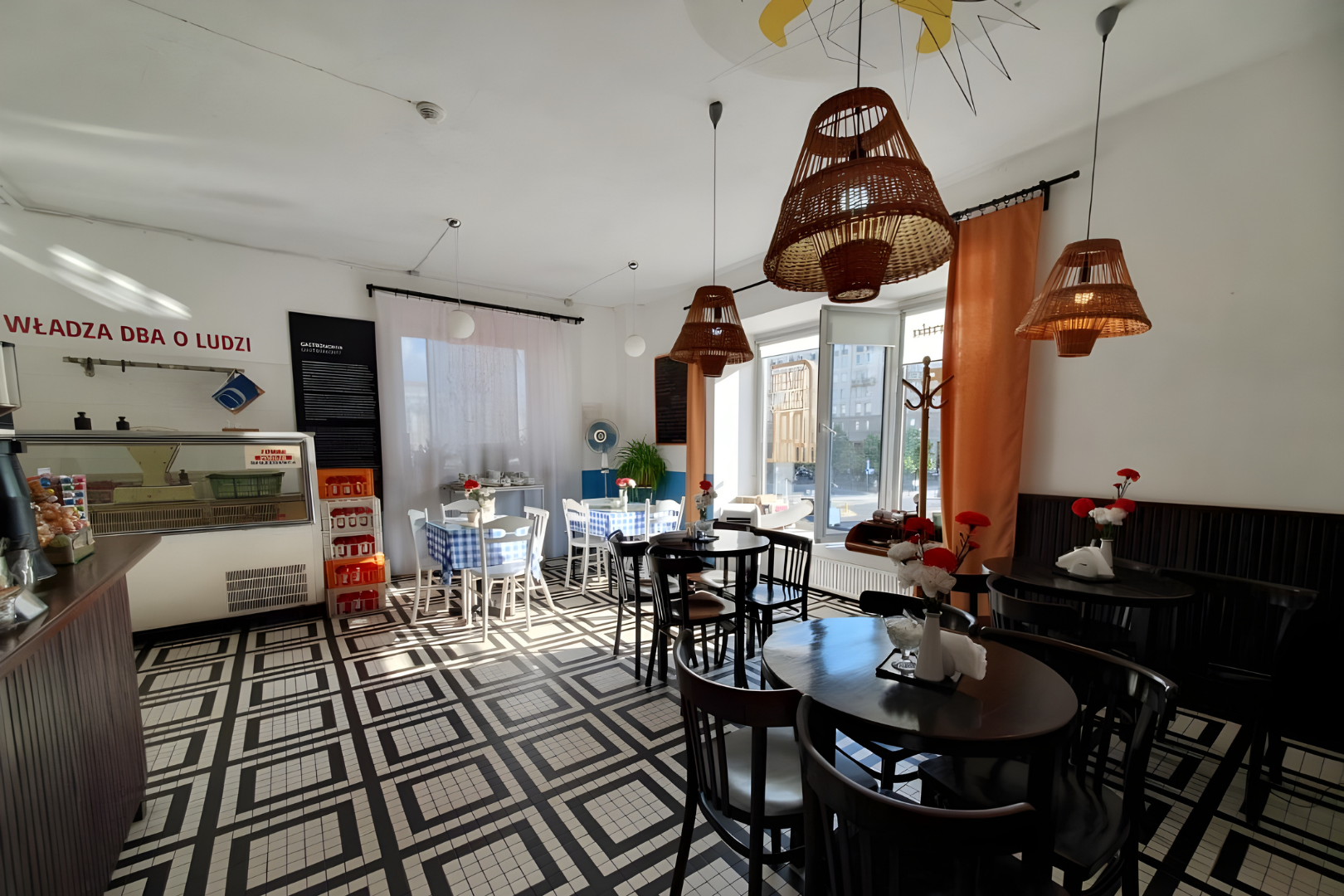 Warsaw: Communism Private Guided Tour with Museum Entry