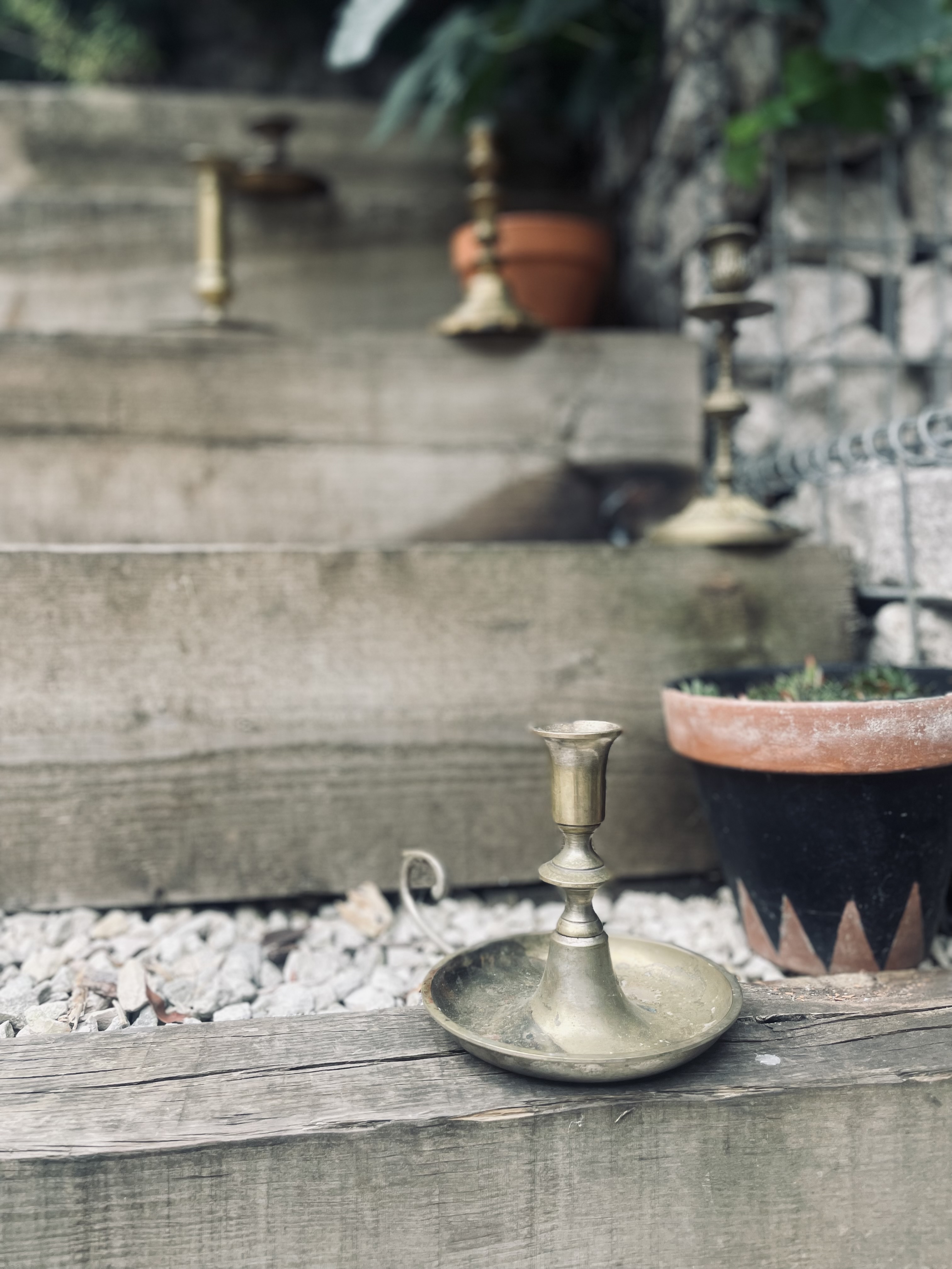 Bougeoirs anciens en laiton