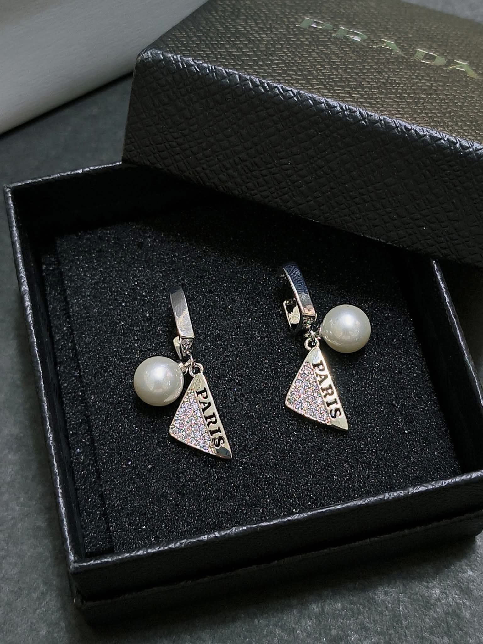 Paris Earrings w/ Pearl