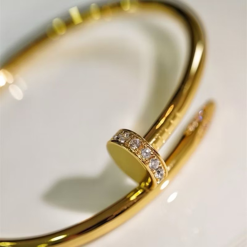 Gold Nail Bangle (18CM)