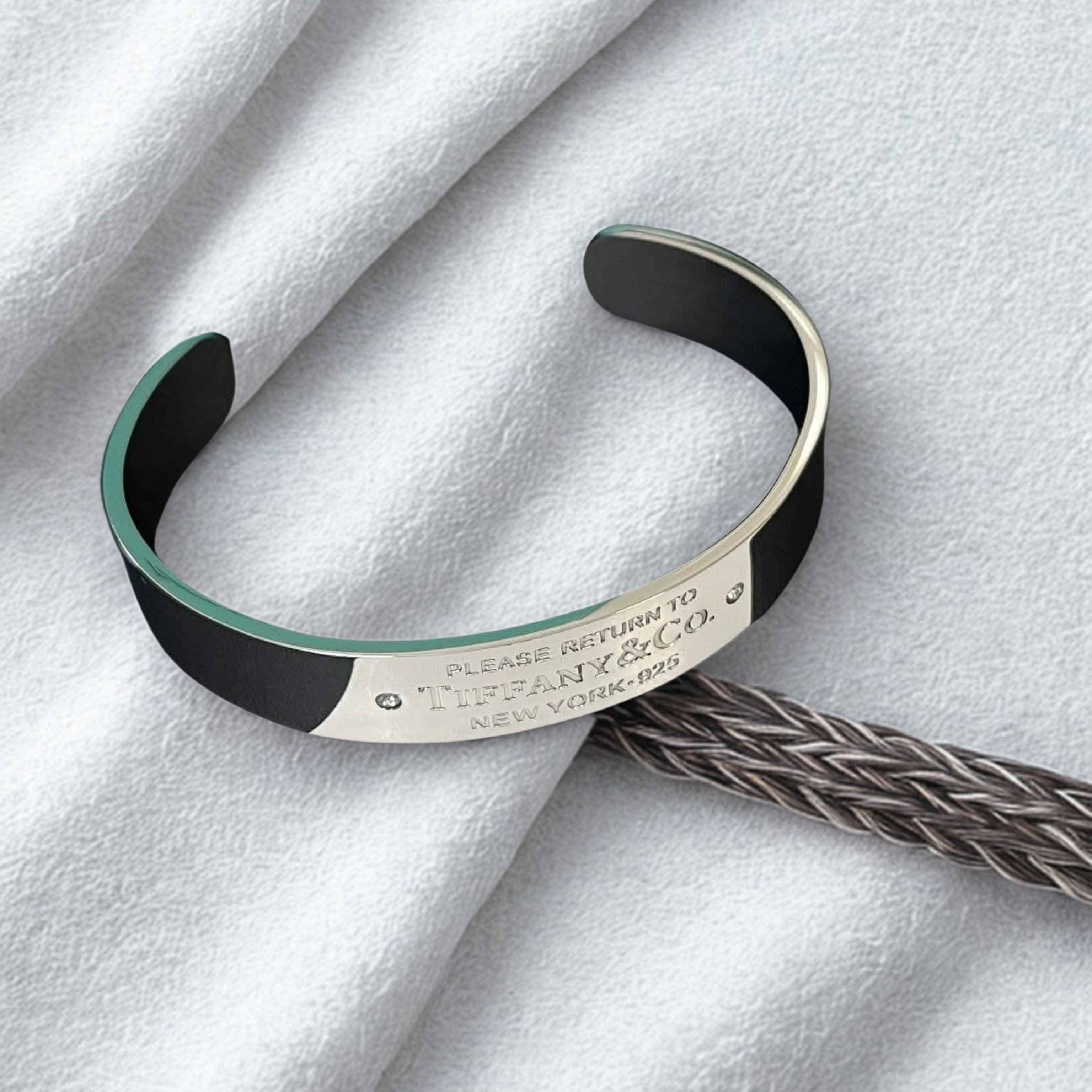 Unisex Chunky Open Bangle (19cm)