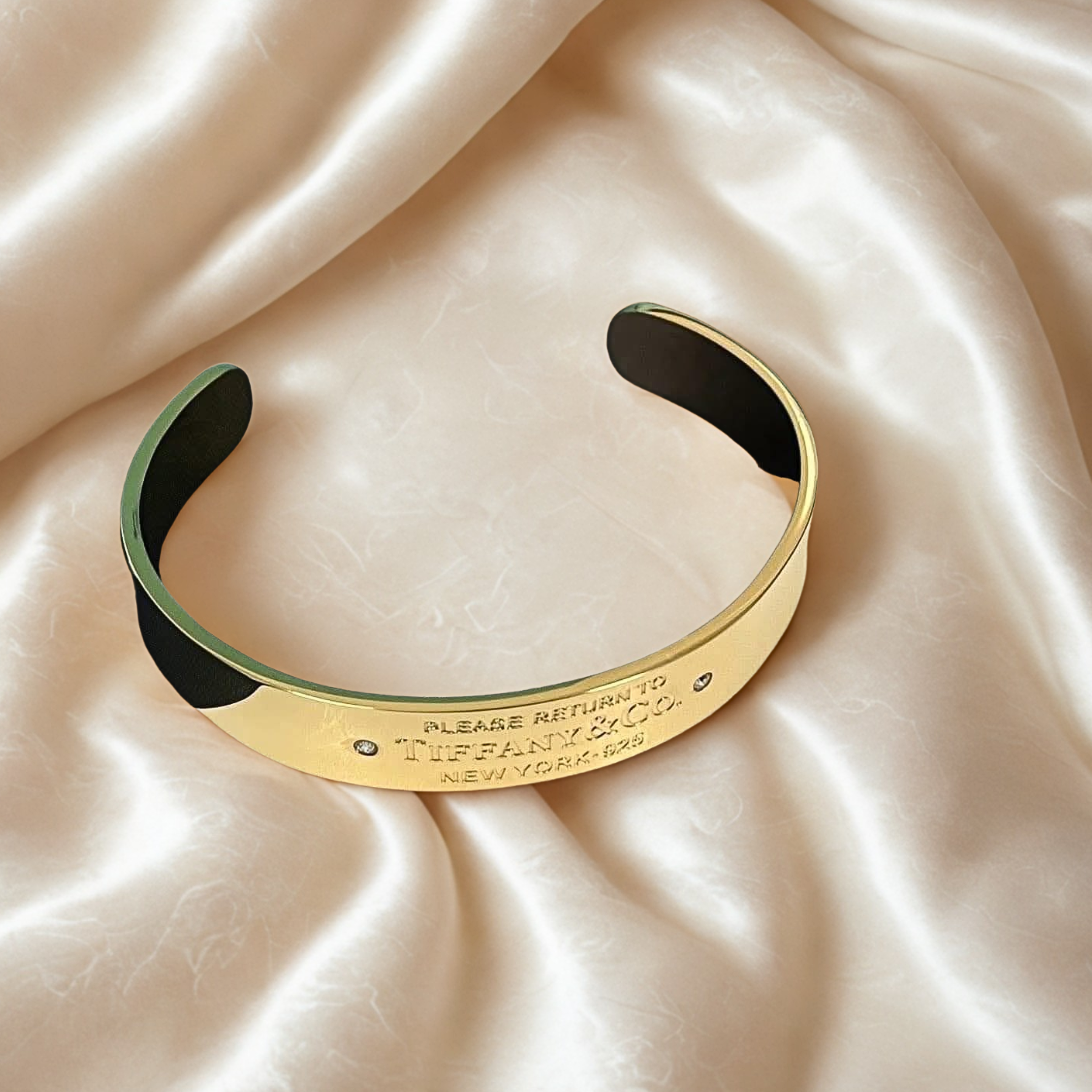Unisex Chunky Open Bangle (19cm)