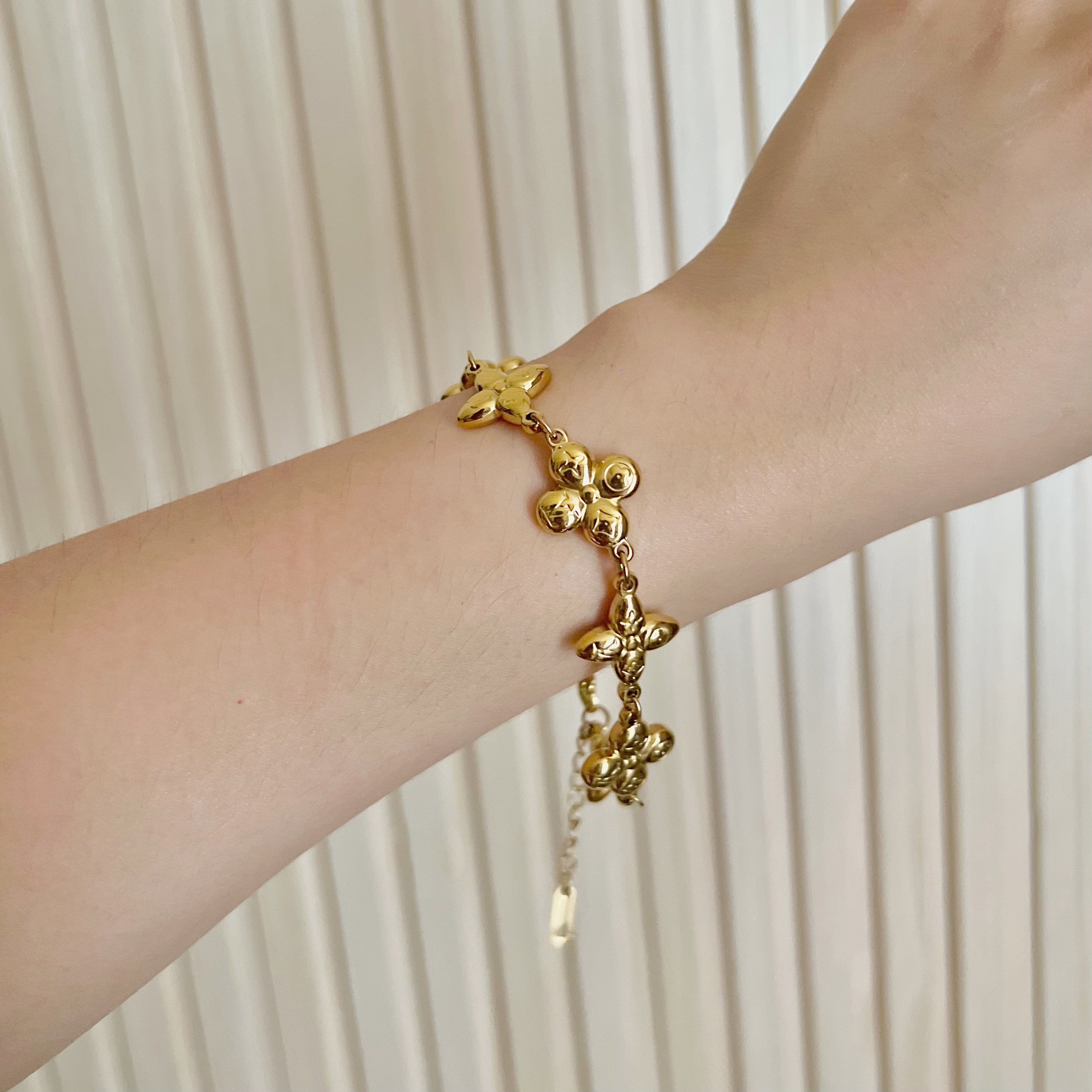 Elvira Gold Floral Necklace