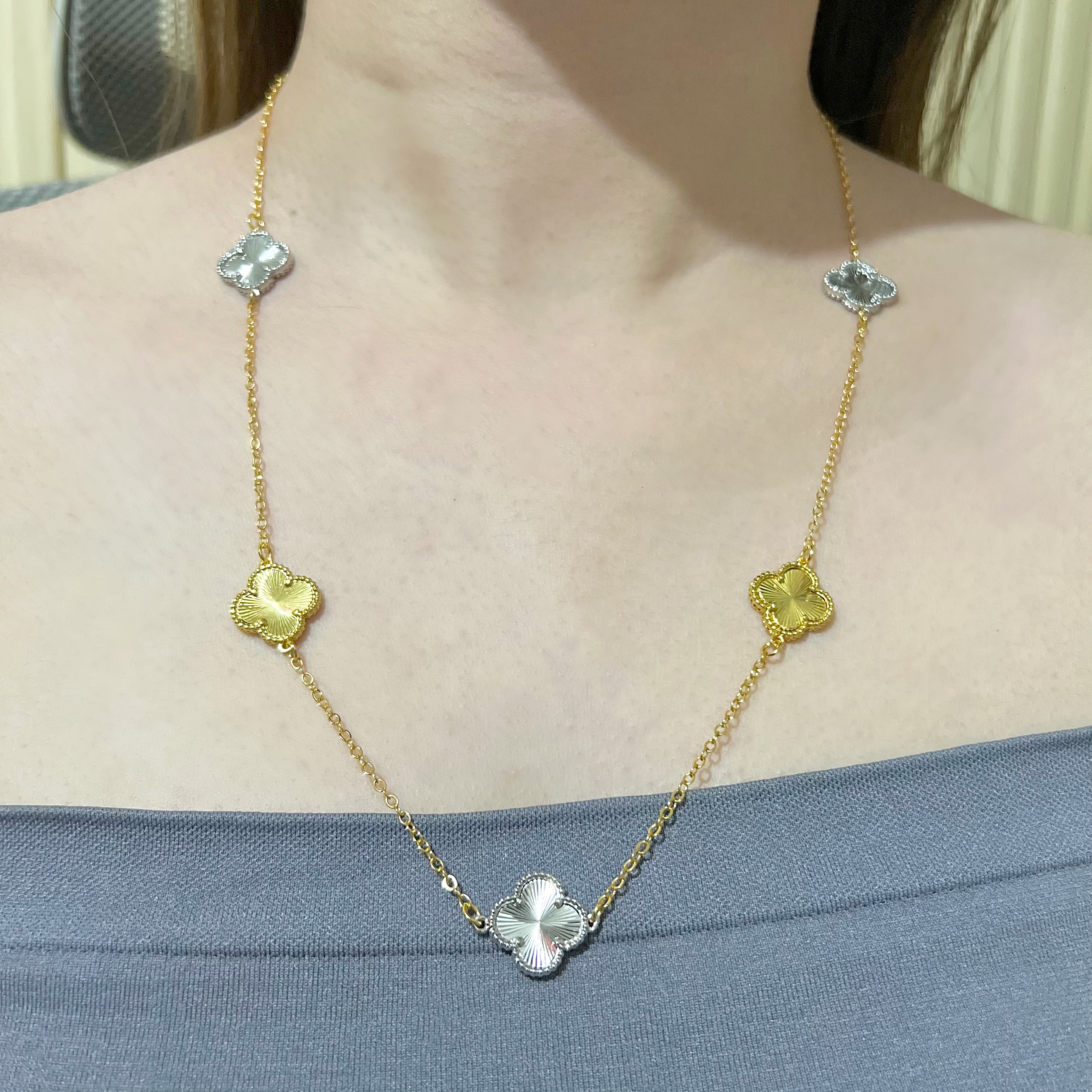 Two-Tone 5-Motif Clover Necklace 