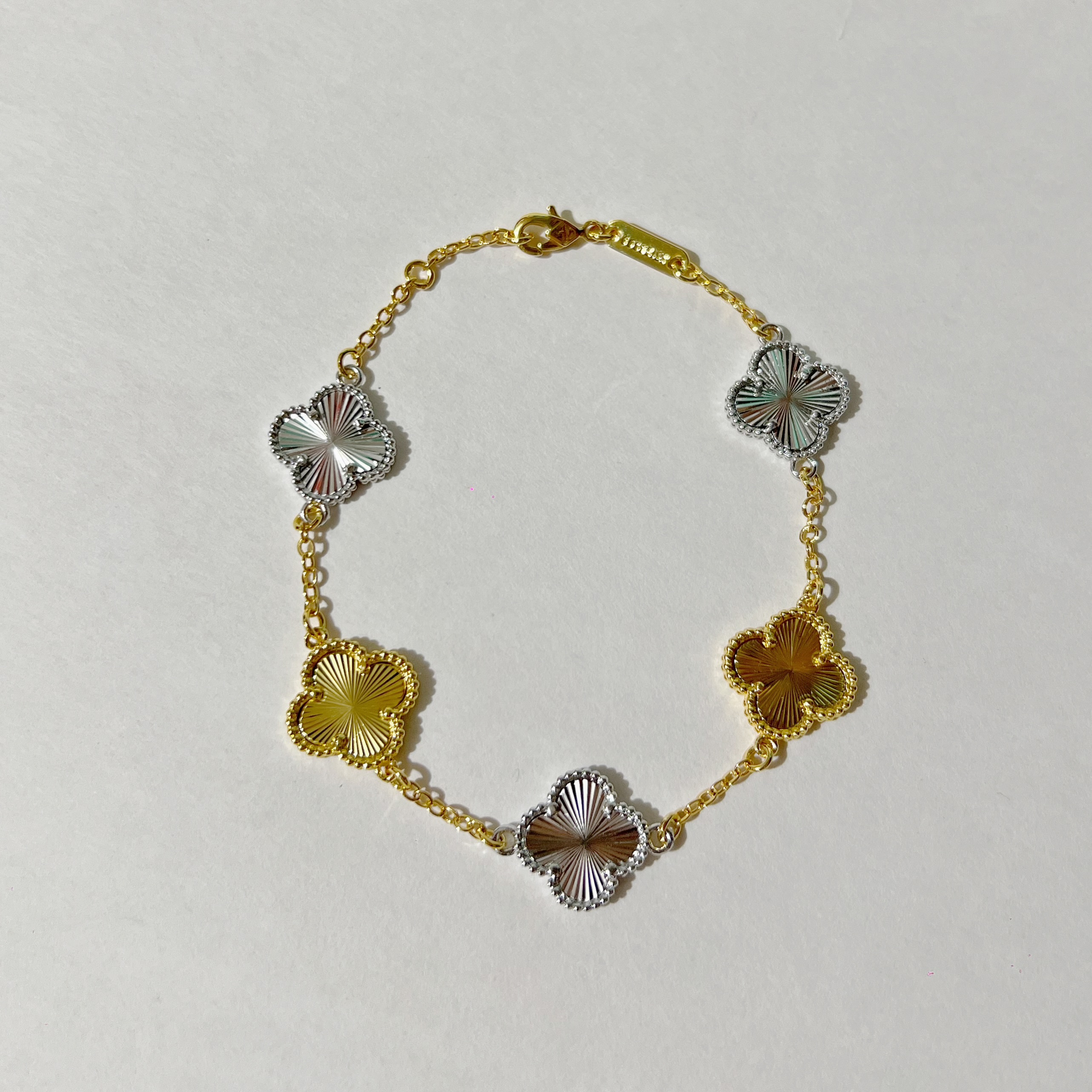 Two-Tone 5-Motif Clover Necklace 