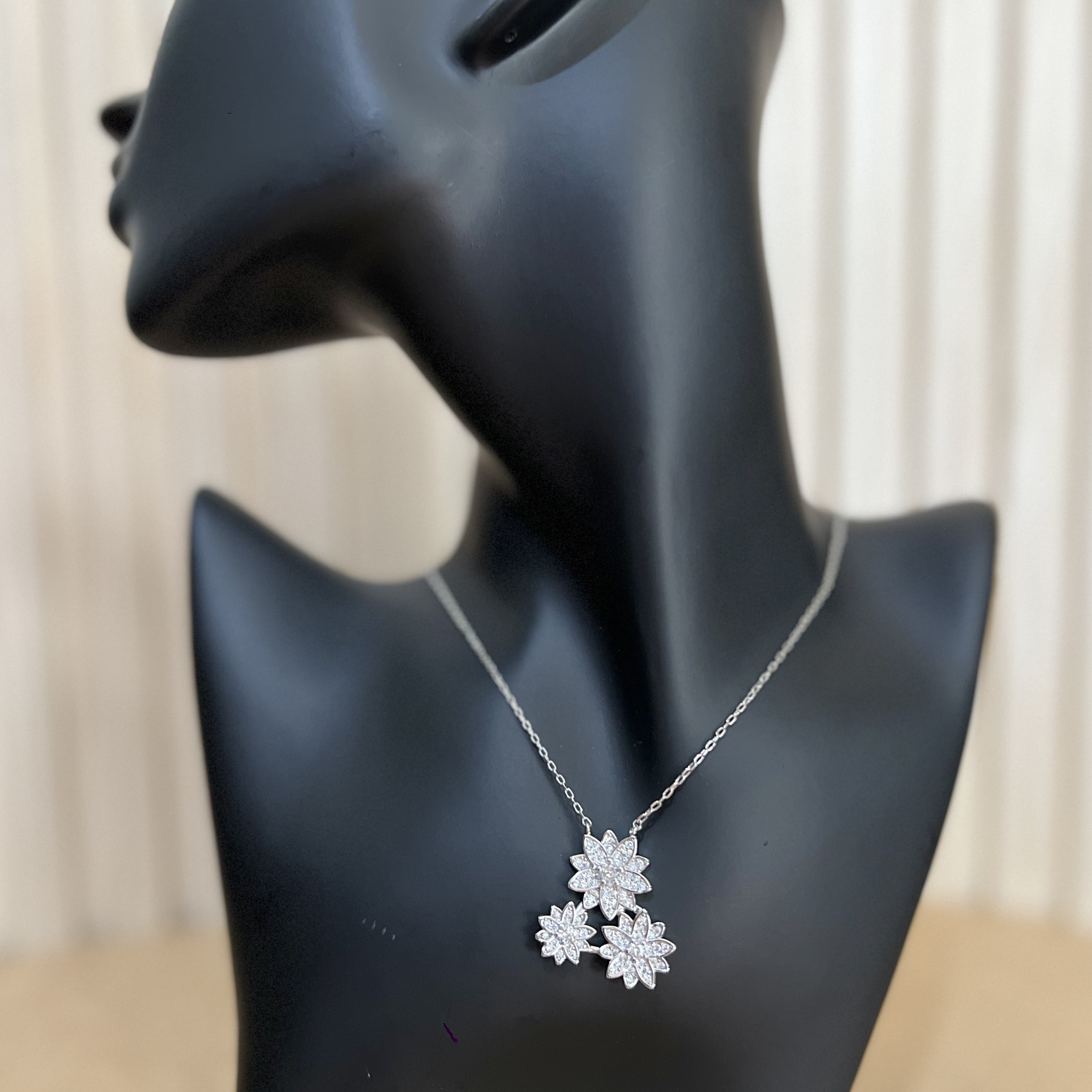 Amoura Floral Necklace