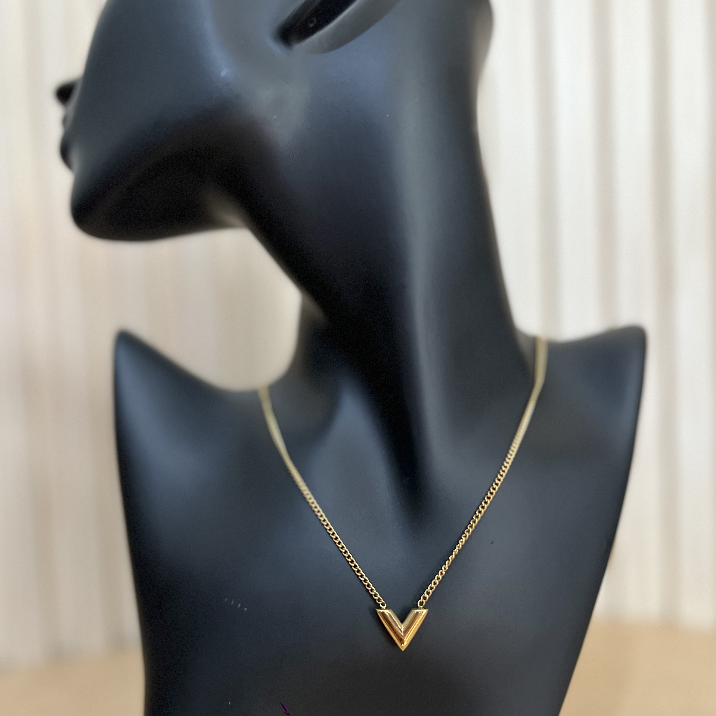 Gold V-Shaped Pendant Necklace