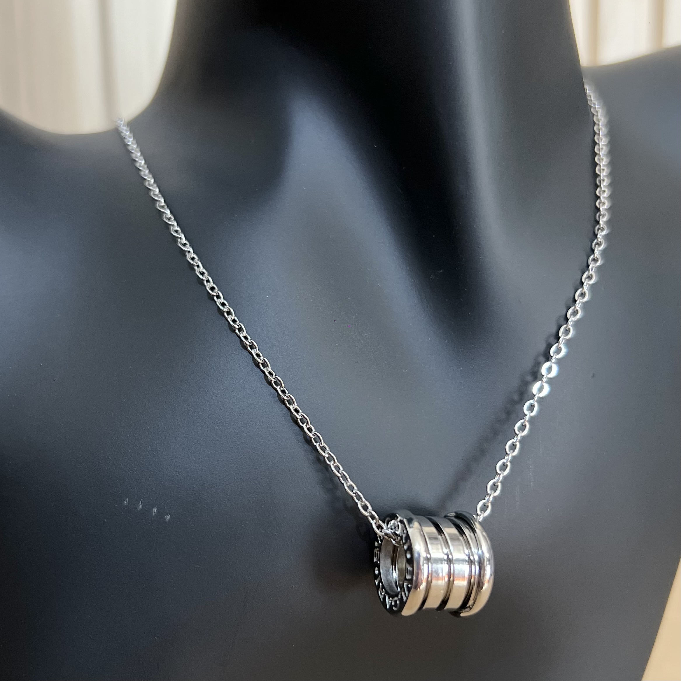 Classic Barrel Necklace