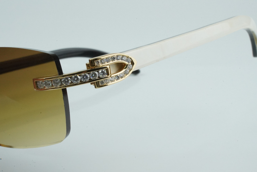 White Round Moissanite Diamond Carti White and Black Buffs (Brown Tint)