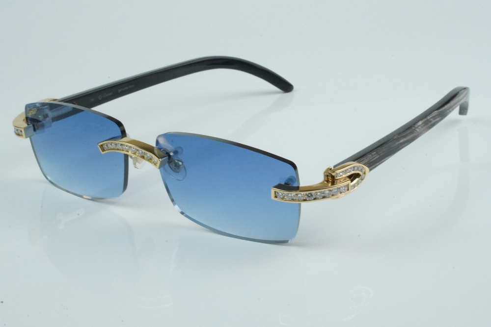 White Round Moissanite Diamond Carti Mixed Black Buffs (Blue Tint)