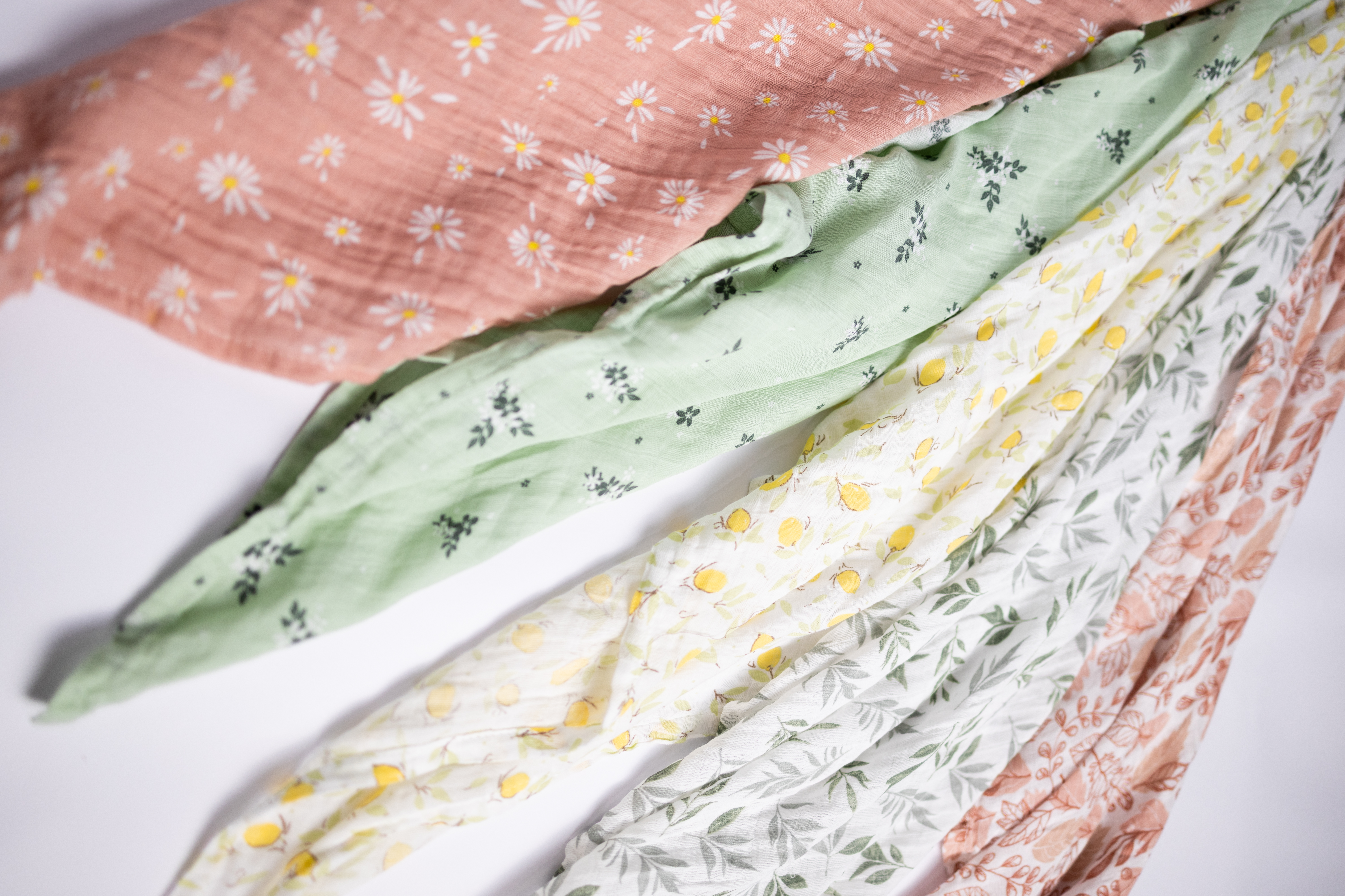 Set de 5 Baberos tipo Bufanda de Muselina para Bebé – Suave, Versátil y Multiusos