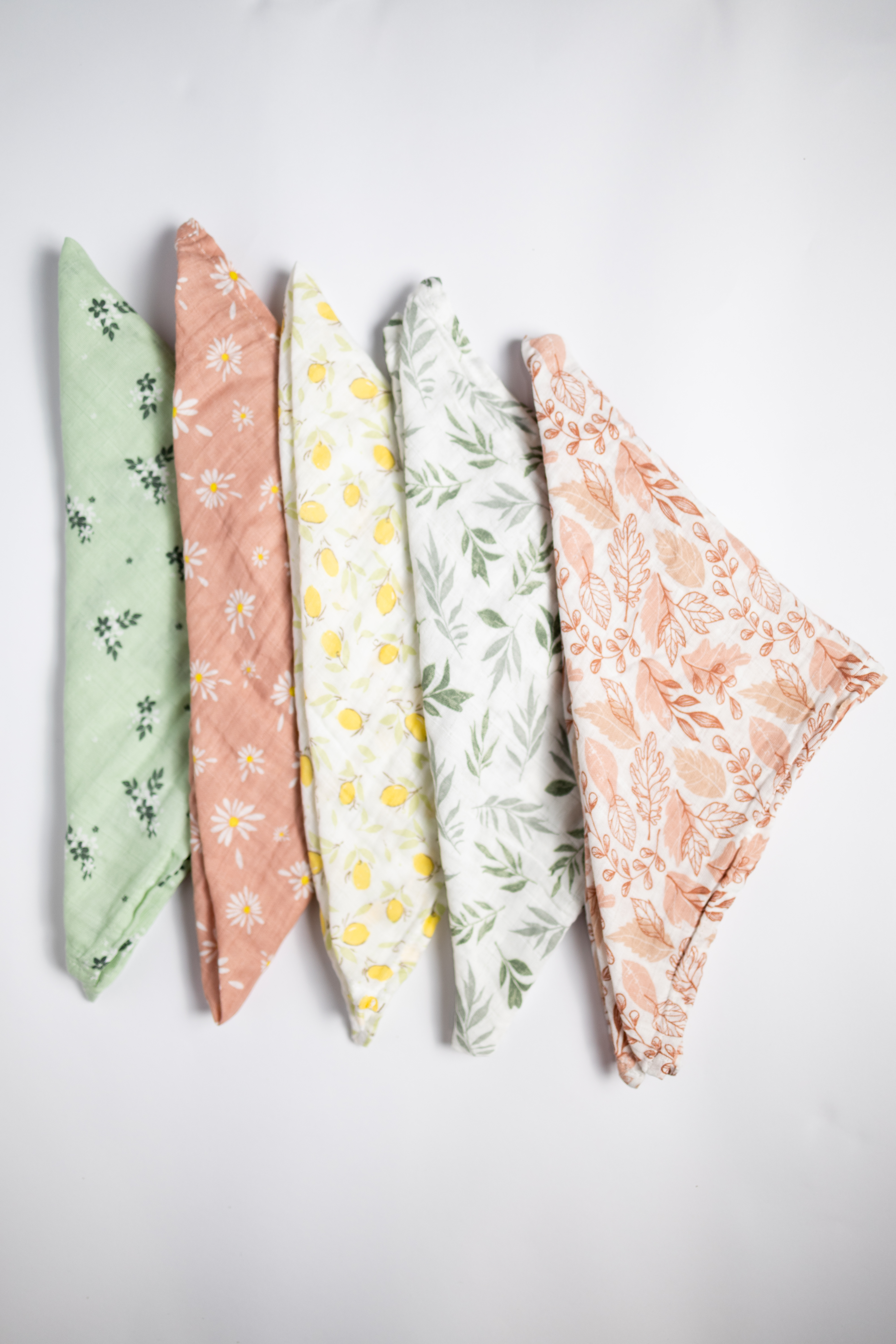 Set de 5 Baberos tipo Bufanda de Muselina para Bebé – Suave, Versátil y Multiusos