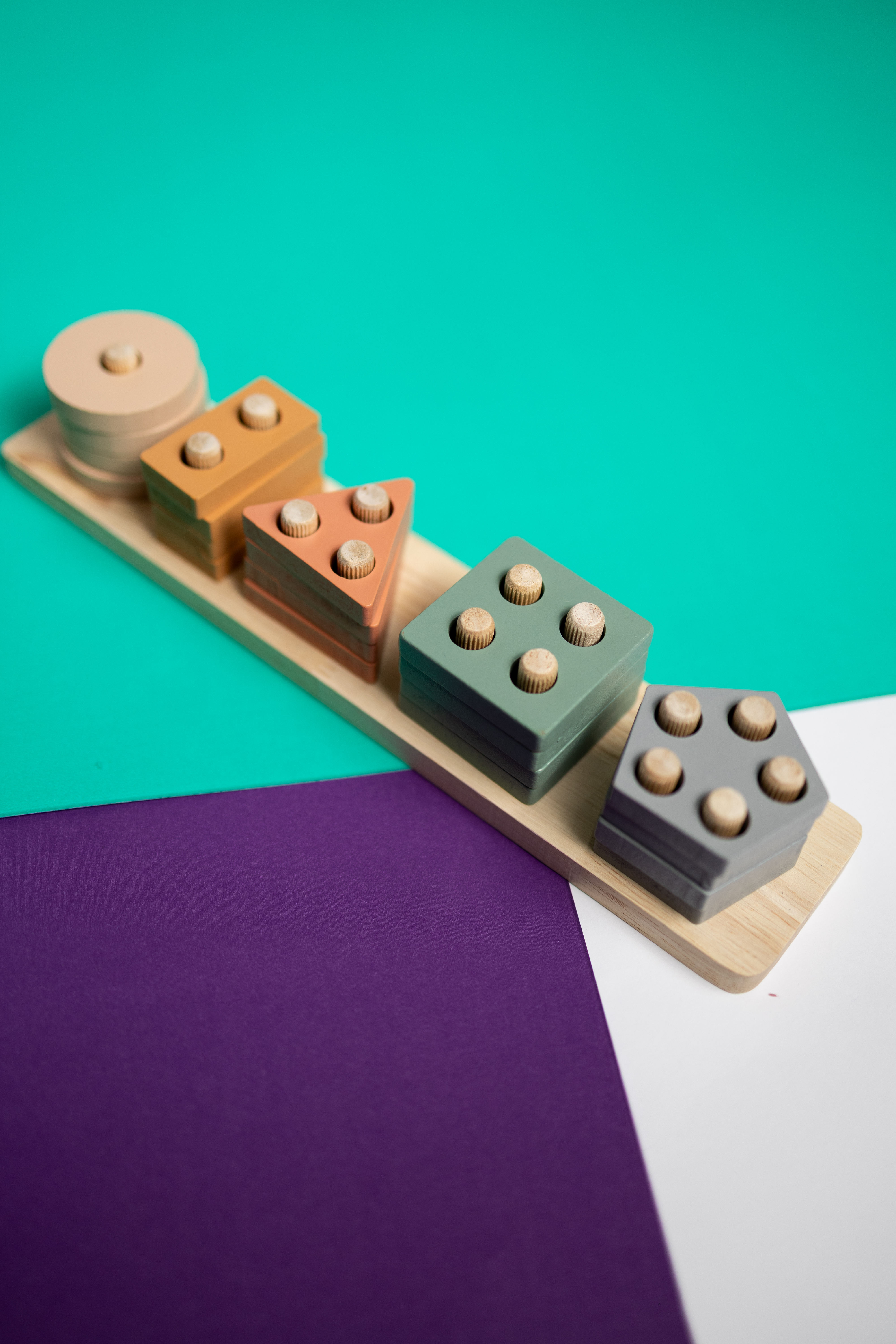 Juguete Montessori de Madera – Clasificación y Apilamiento