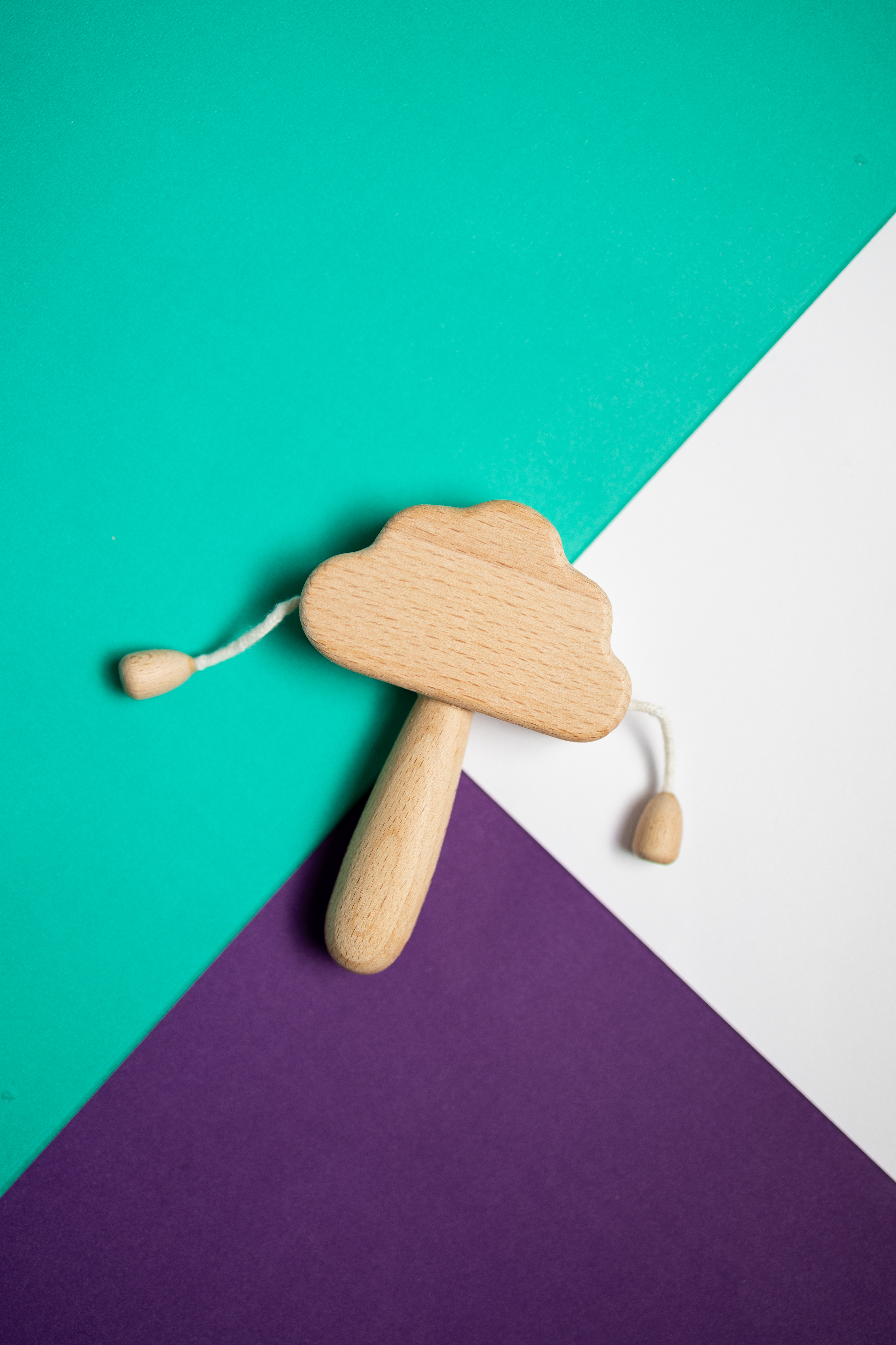 Sonajero de Madera Natural en Forma de Nube – Juguete Sensorial para Bebés