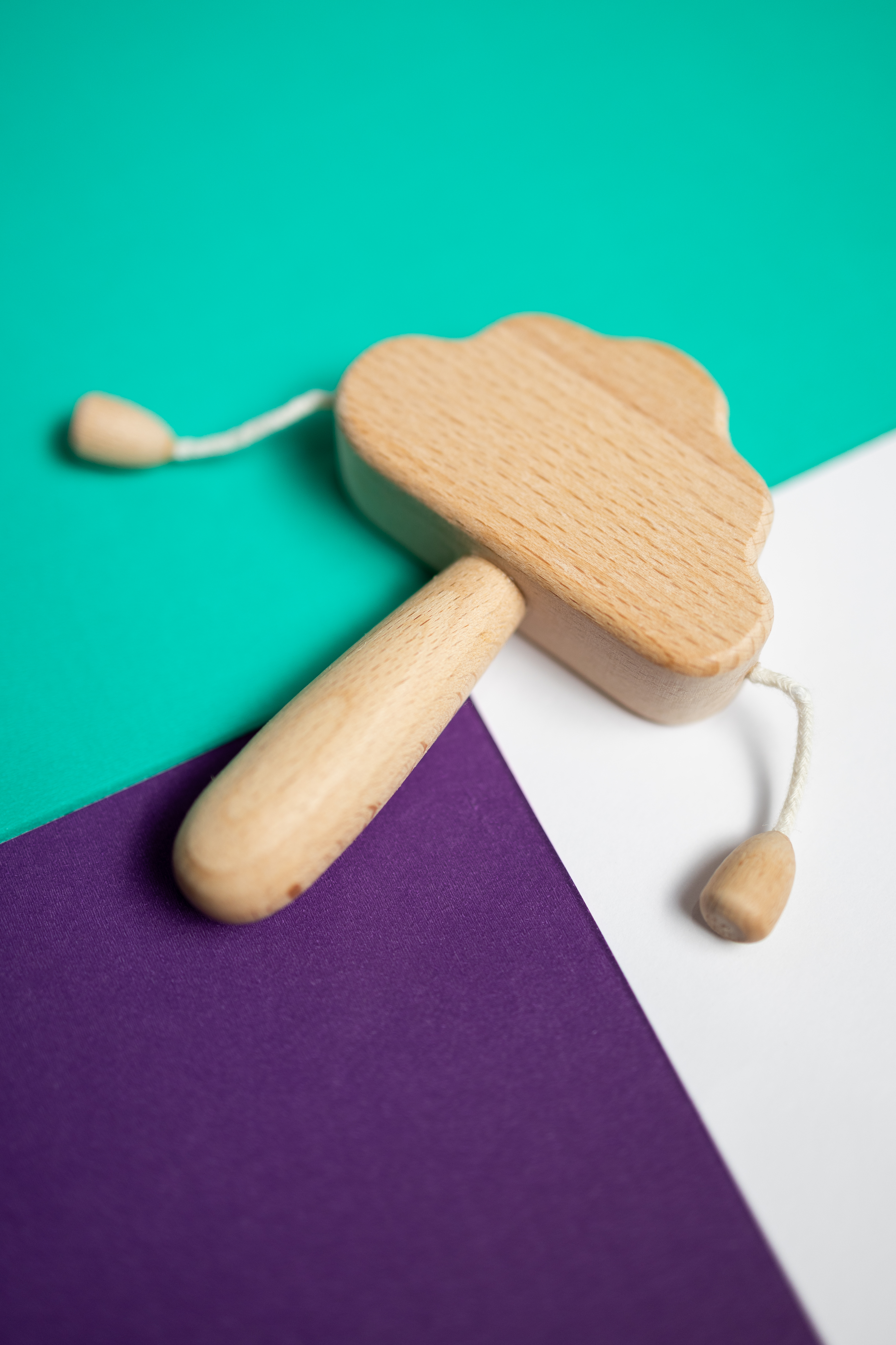 Sonajero de Madera Natural en Forma de Nube – Juguete Sensorial para Bebés