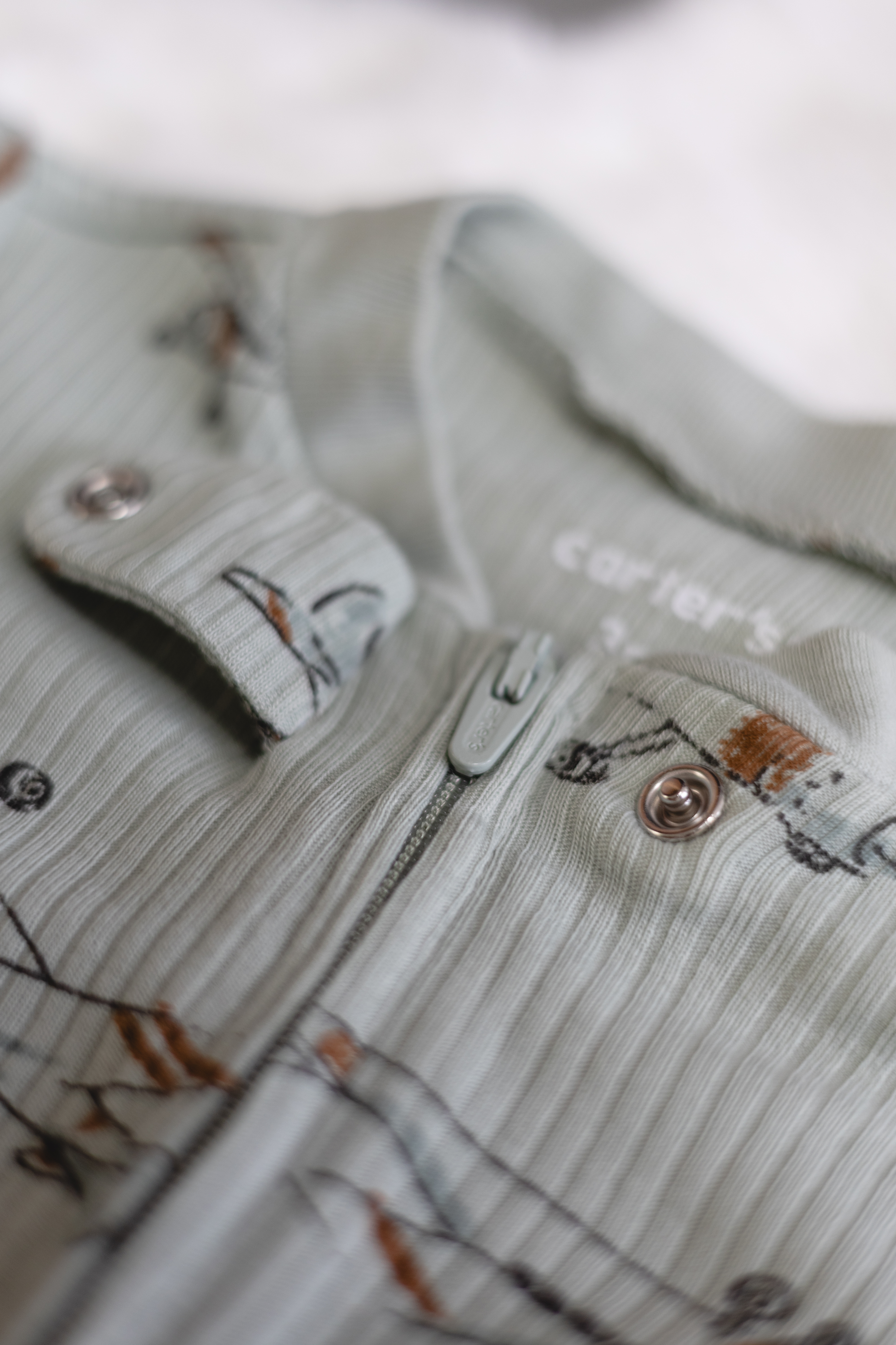 Pijama Enteriza con Cierre de Doble Vía y Estampado de Avioncitos