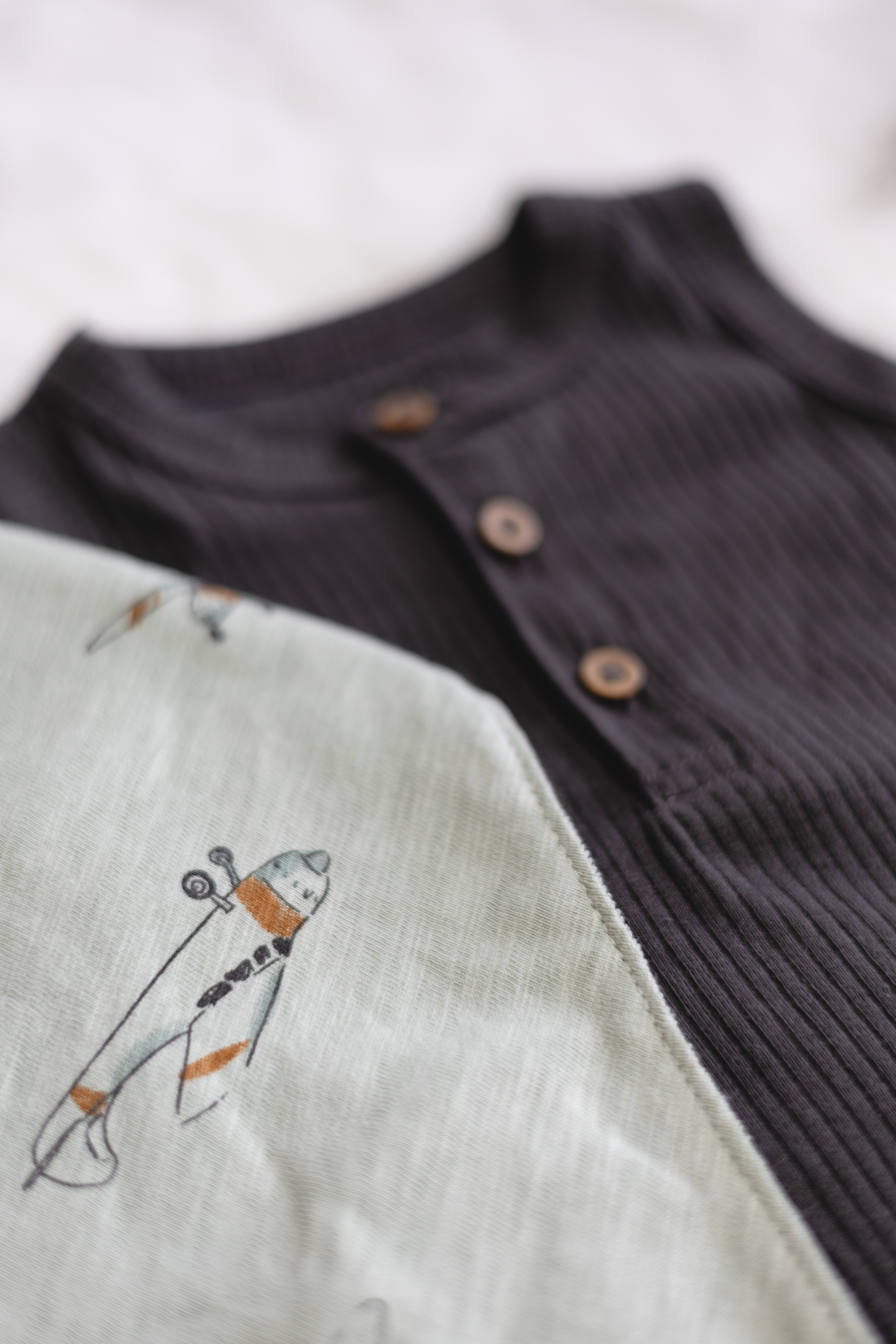 Set de Enterizo sin Mangas y Babero